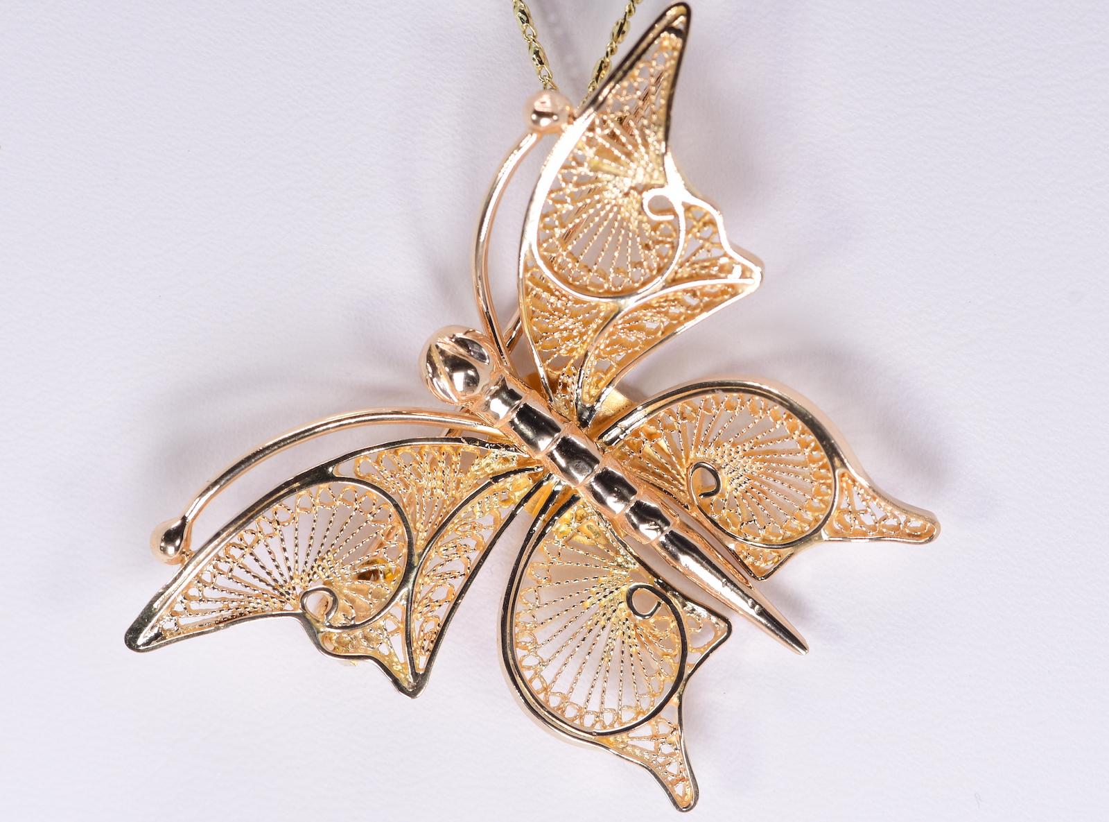 Contemporary Vintage 18 Karat Yellow Gold Butterfly Filigree Brooch 11.30 Grams For Sale
