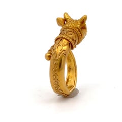 Vintage 18 Karat Yellow Gold Cattle Motif Decorative Ring 8.8 Grams Size 5