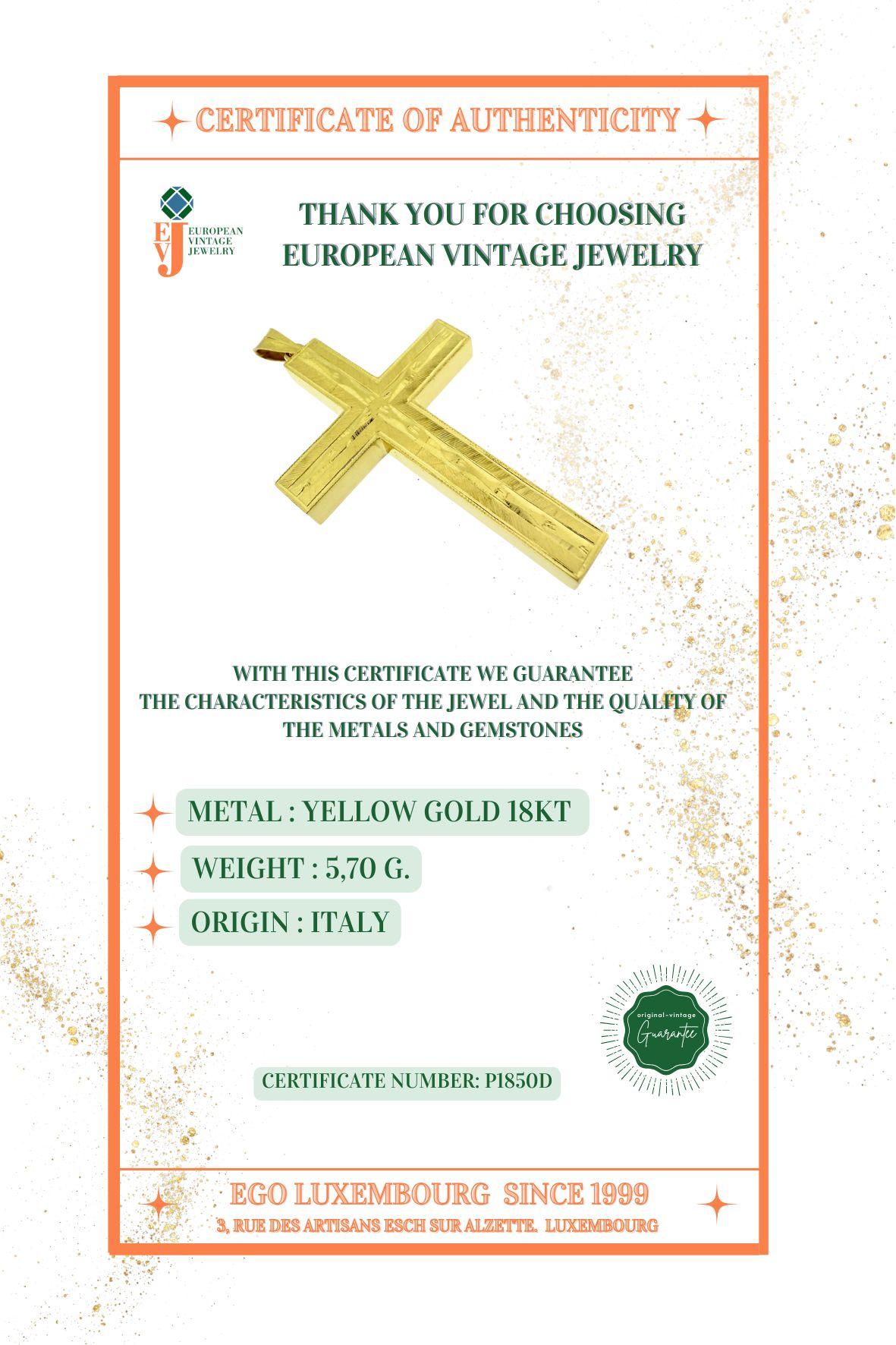 Croix vintage en or jaune 18 carats en vente 6