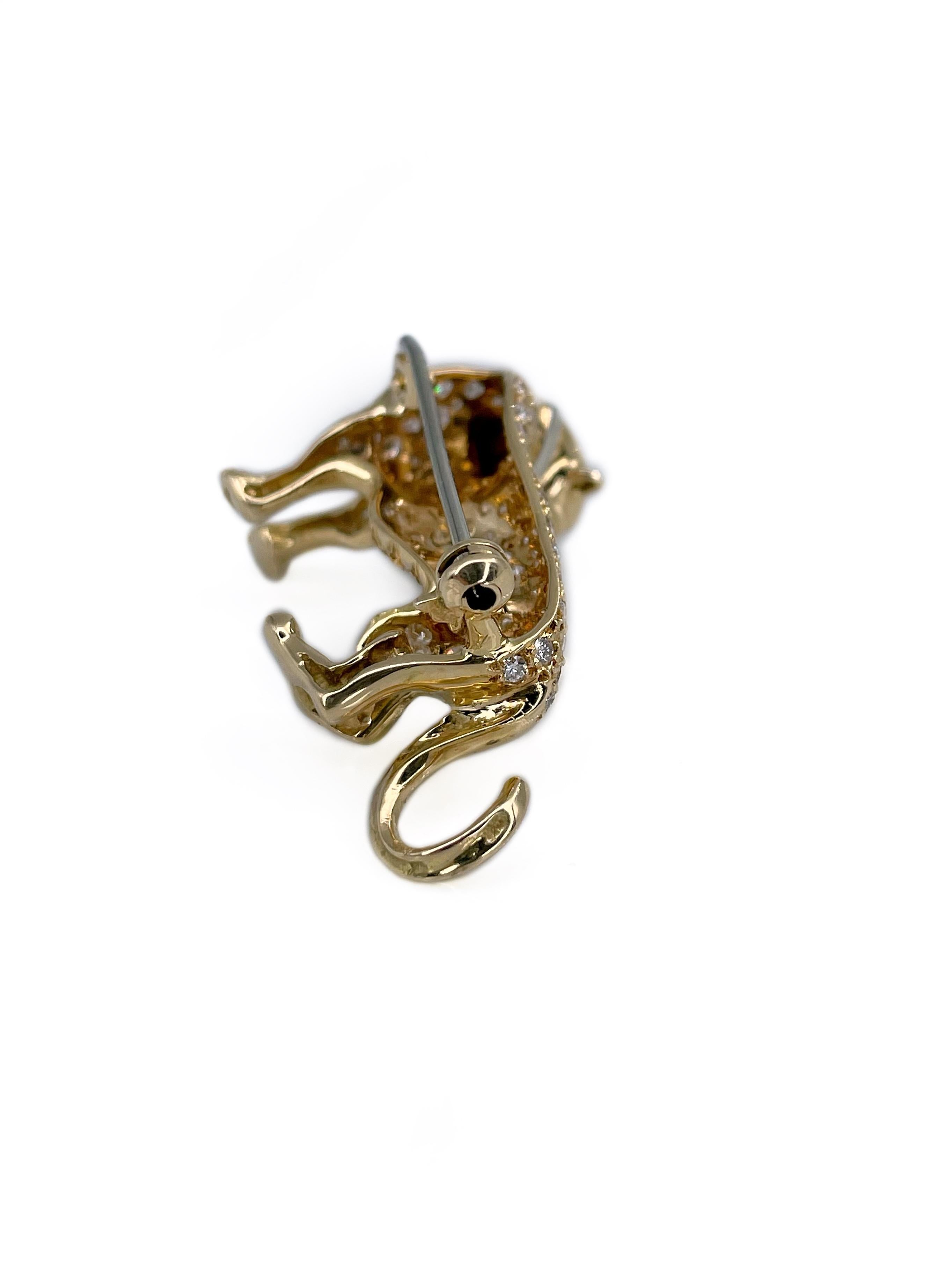 Vintage 18 Karat Yellow Gold 1.60 Carat Diamond Emerald Panther Pin Brooch In Good Condition For Sale In Vilnius, LT