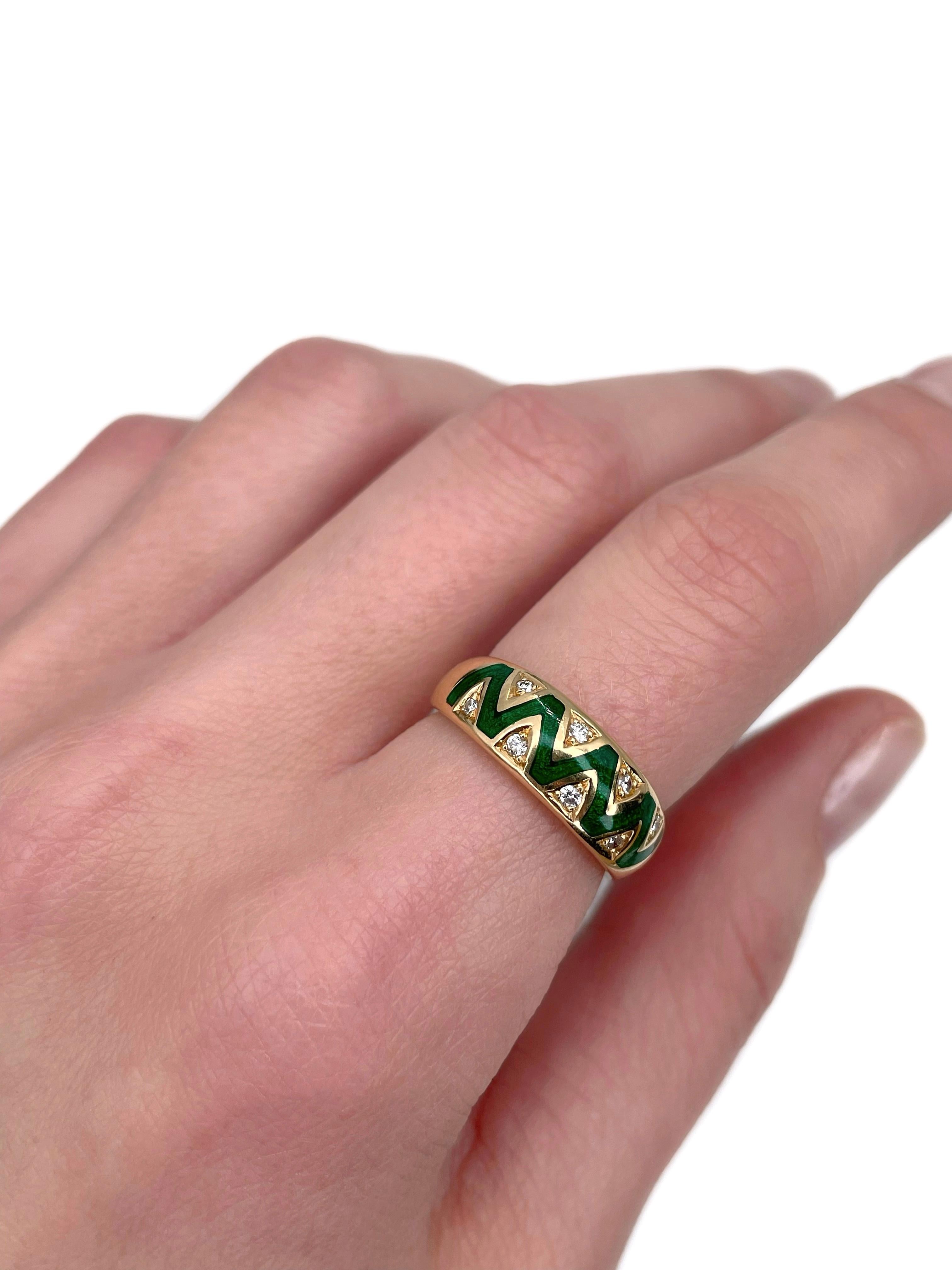 This is a vintage band ring crafted in 18K yellow gold. Circa 1980. 

It features 8 round brilliant cut diamonds (TW 0.12ct, RW-W, VS-SI) and green enamel. 

Weight: 4.58g
Size: 16.75 (US 6.25)

———

If you have any questions, please feel free to