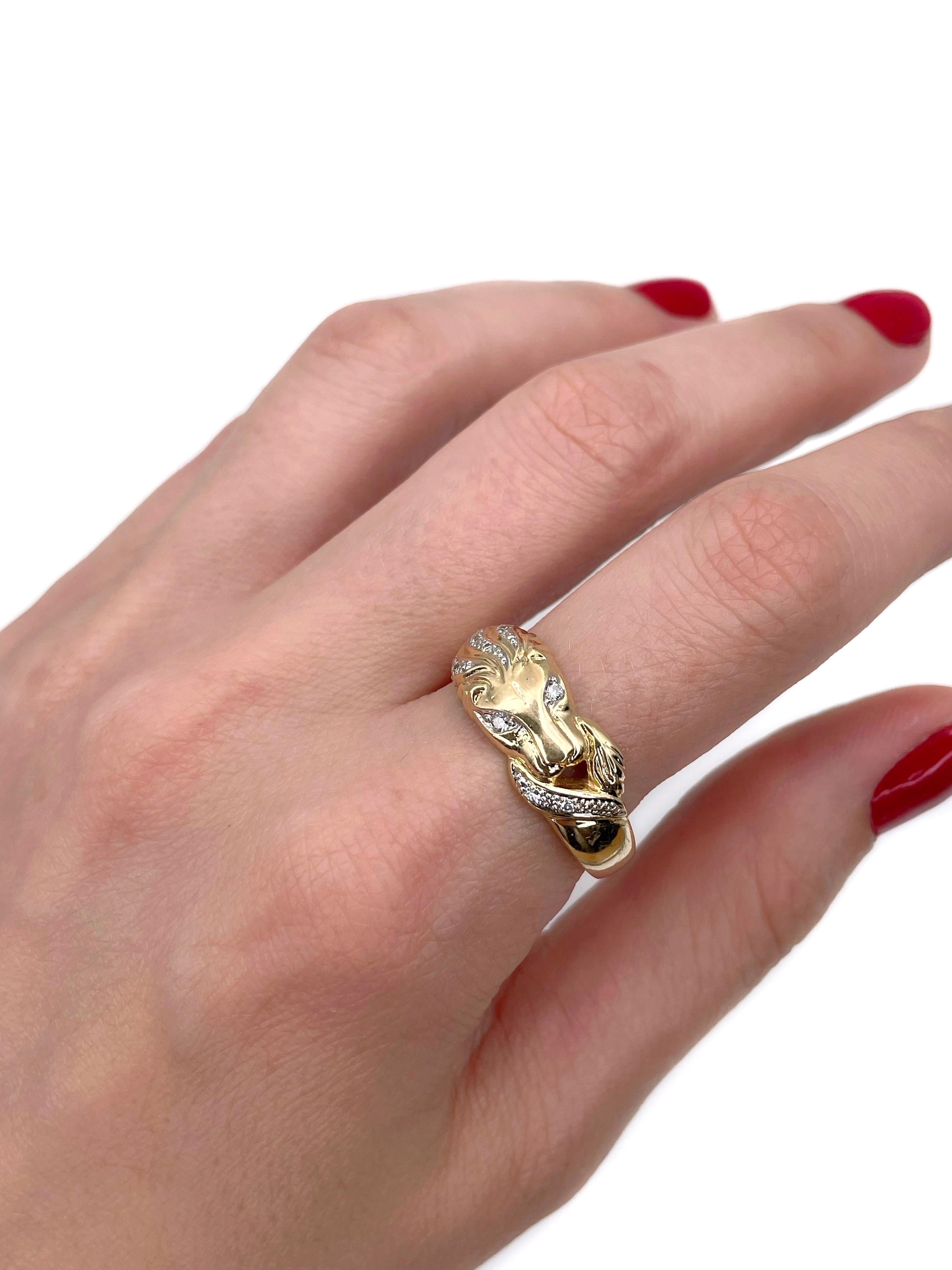 This is a vintage panther band ring crafted in 18K yellow gold. Circa 1980. 

It features diamonds (TW 0.07ct):
- 2 diamonds, round brilliant cut, TW 0.04ct, RW-W, VS-SI
- 6 diamonds, RBC-17, TW 0.03ct, RW-W, VS-SI
 

Weight: 4.87g
Size: 20 (US