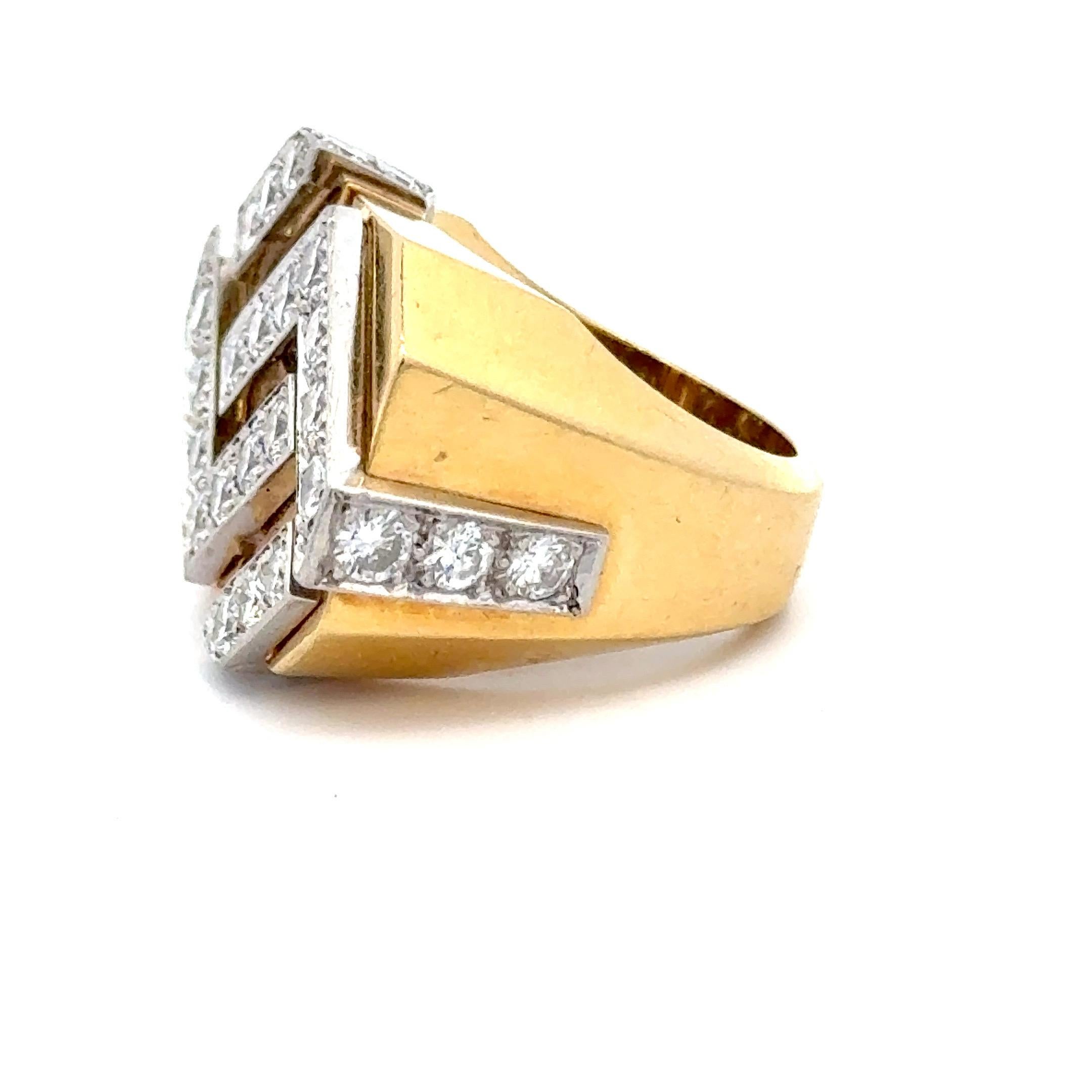 Contemporary Vintage 18 Karat Yellow Gold Diamond Ring 1.25 Carats 18 Karat Yellow Gold For Sale