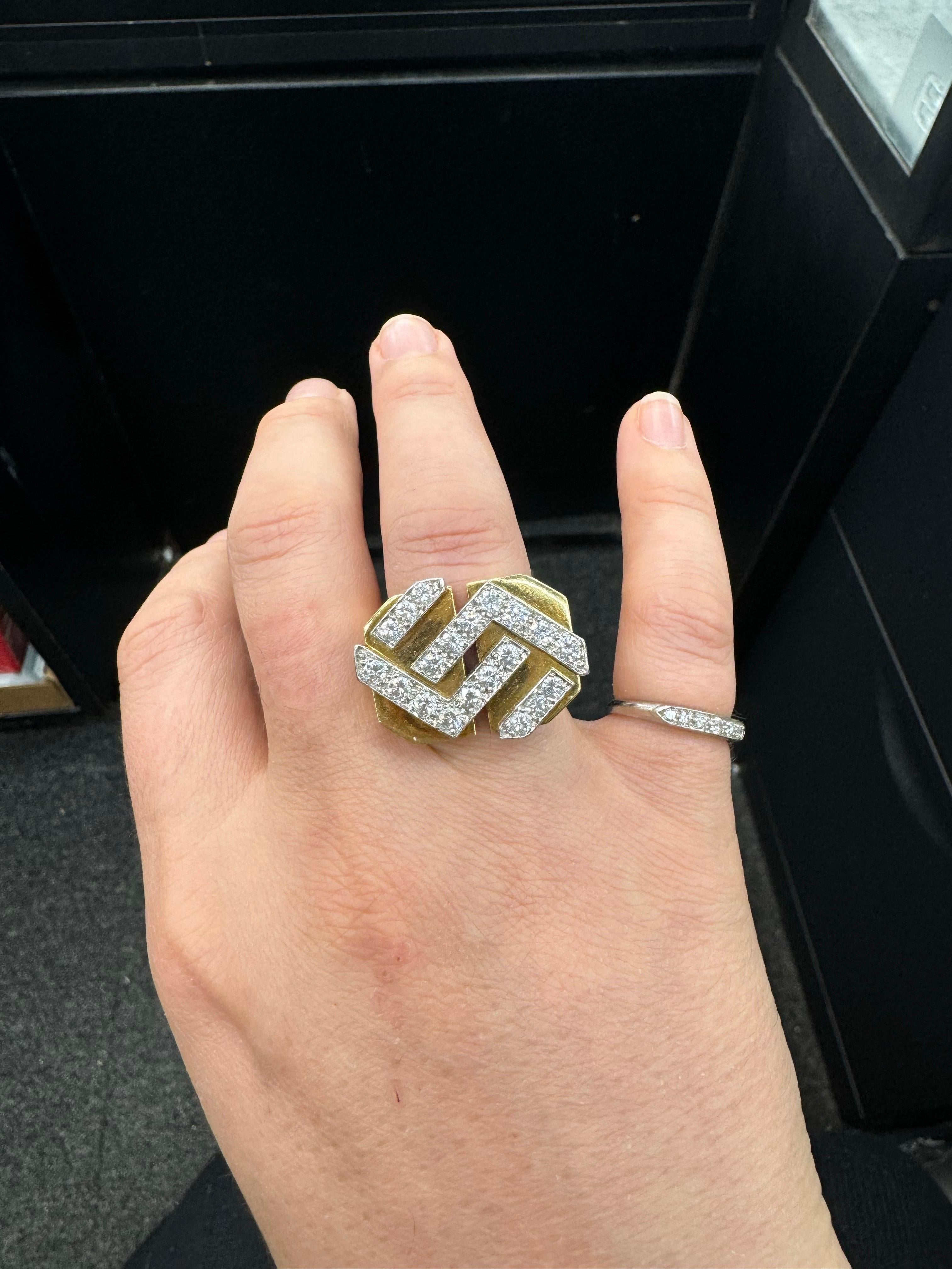 Women's Vintage 18 Karat Yellow Gold Diamond Ring 1.25 Carats 18 Karat Yellow Gold For Sale