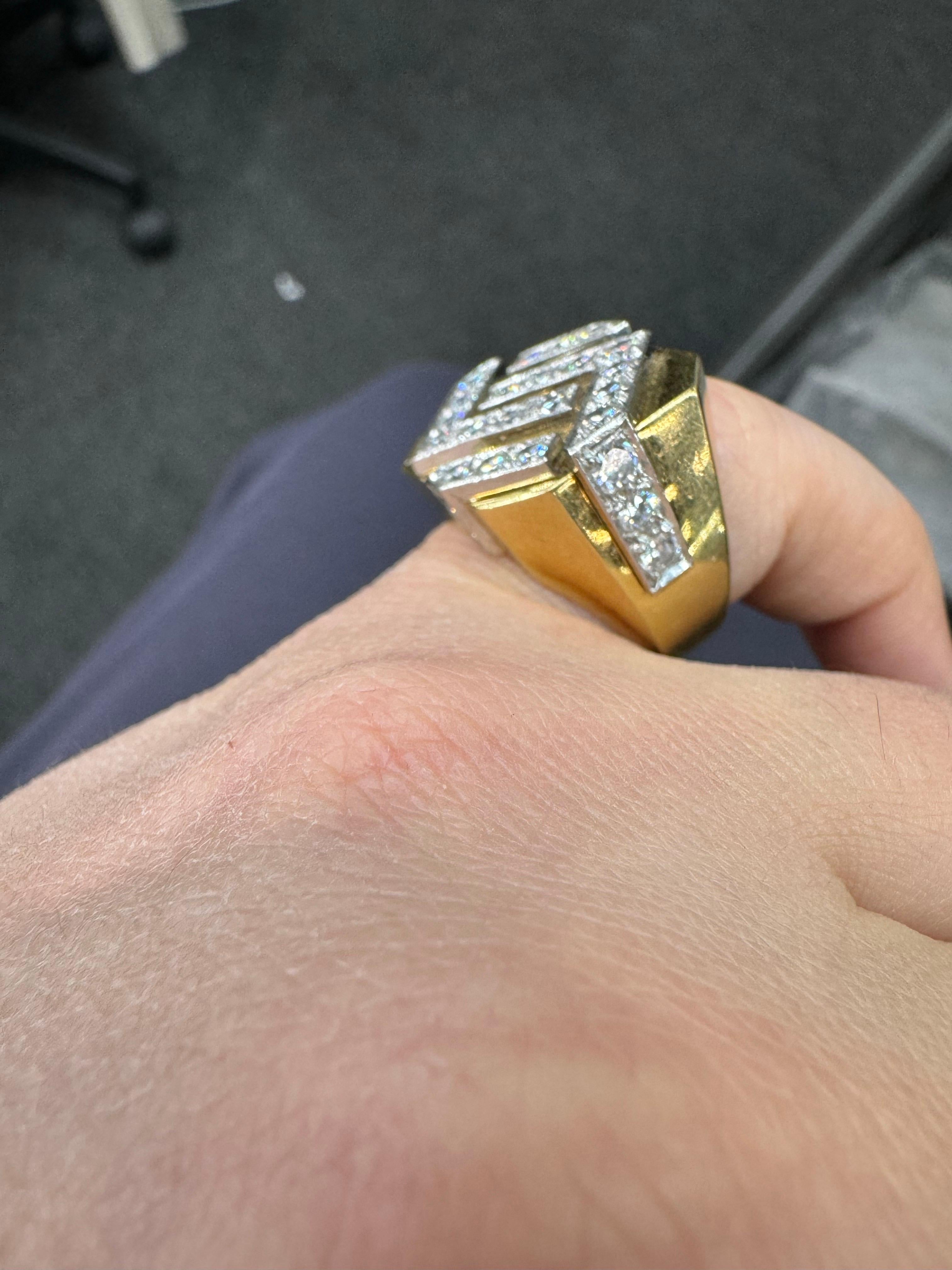 Vintage 18 Karat Yellow Gold Diamond Ring 1.25 Carats 18 Karat Yellow Gold For Sale 3