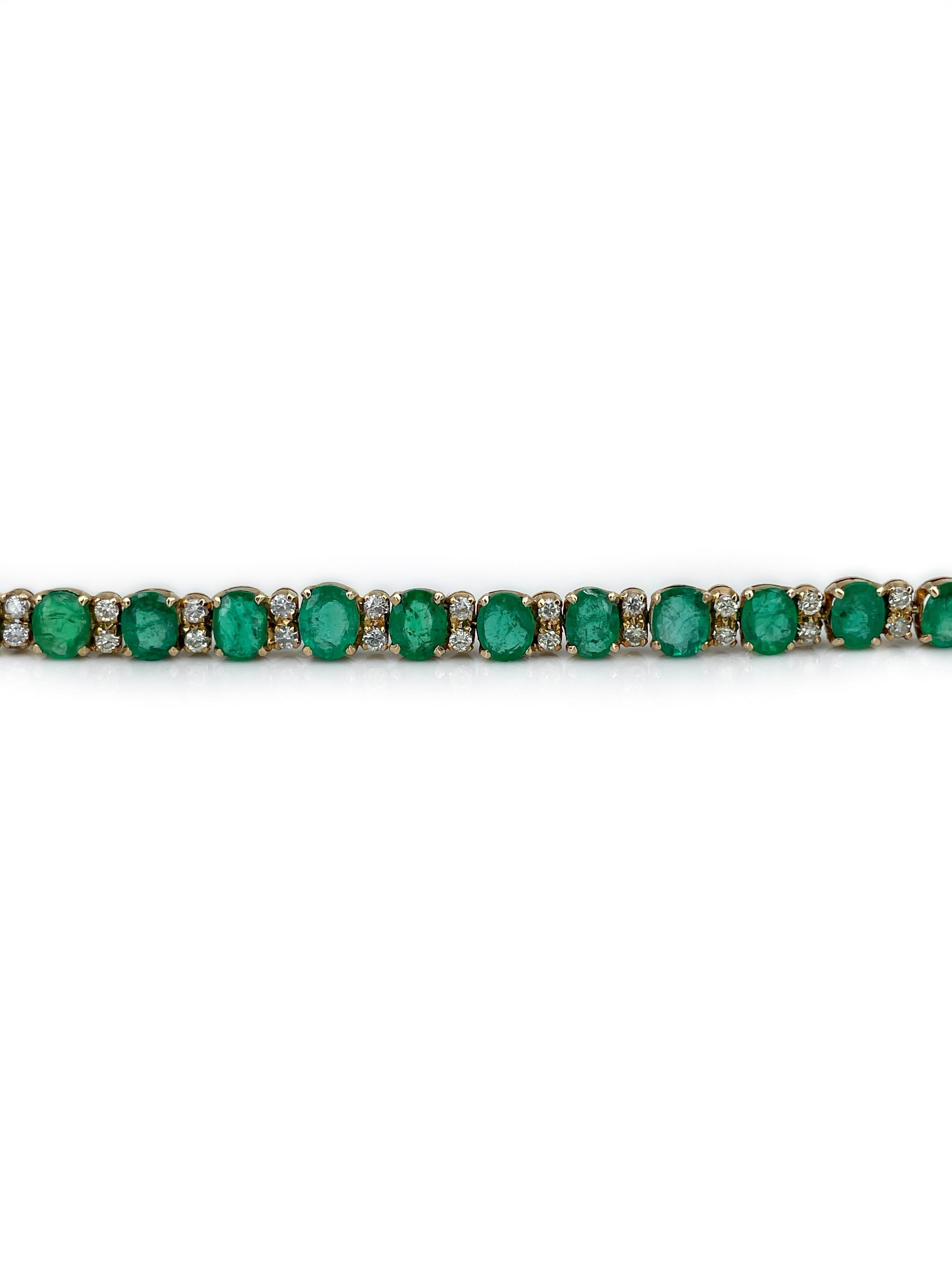 Modern Vintage 18 Karat Gold 5.80 Carat Emerald 0.45 Carat Diamond Tennis Bracelet