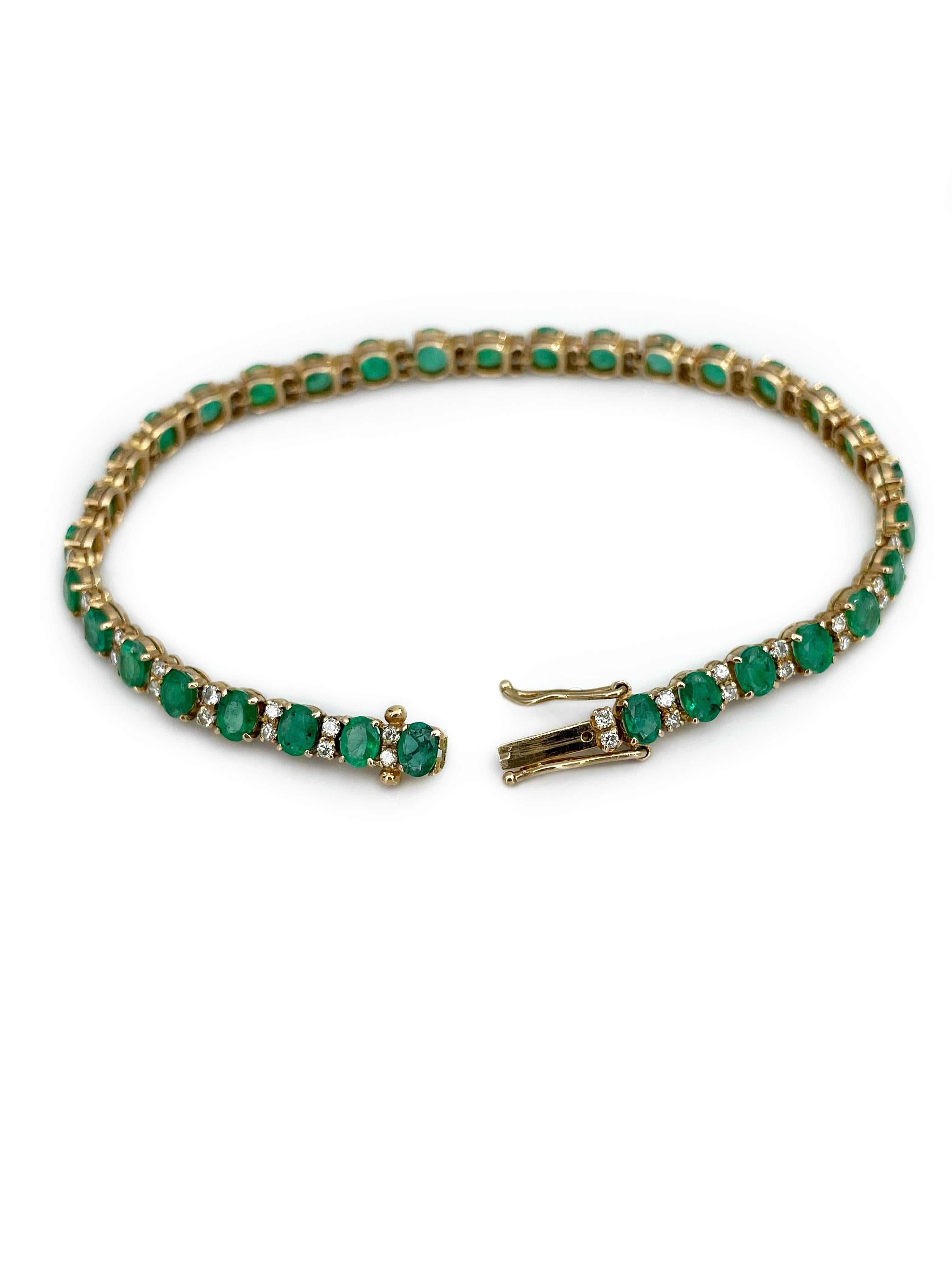 Vintage 18 Karat Gold 5.80 Carat Emerald 0.45 Carat Diamond Tennis Bracelet In Good Condition In Vilnius, LT