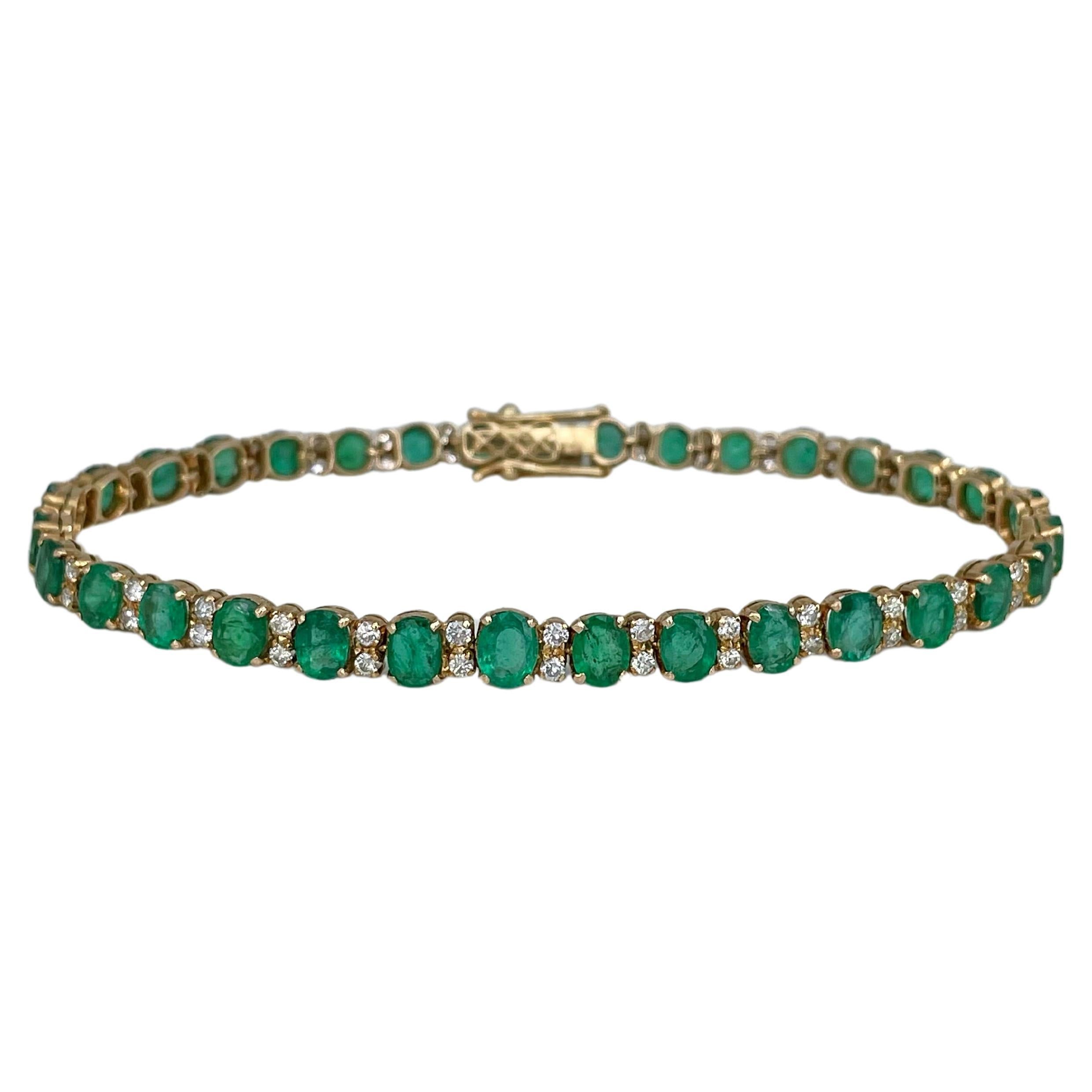 Vintage 18 Karat Gold 5.80 Carat Emerald 0.45 Carat Diamond Tennis Bracelet
