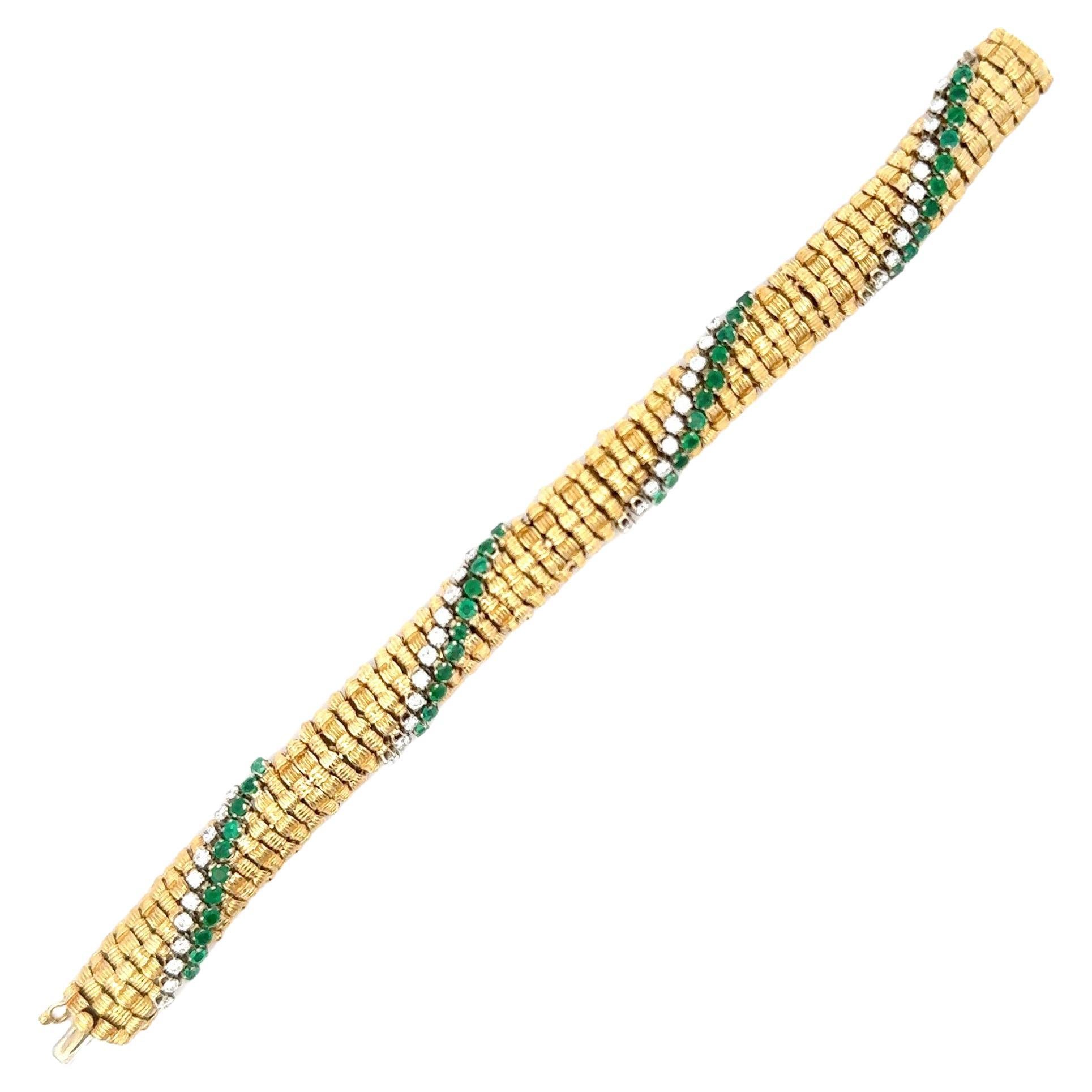 Vintage 18 Karat Yellow Gold Emerald Diamond Woven Motif Bracelet 61.1 Grams In Excellent Condition For Sale In New York, NY
