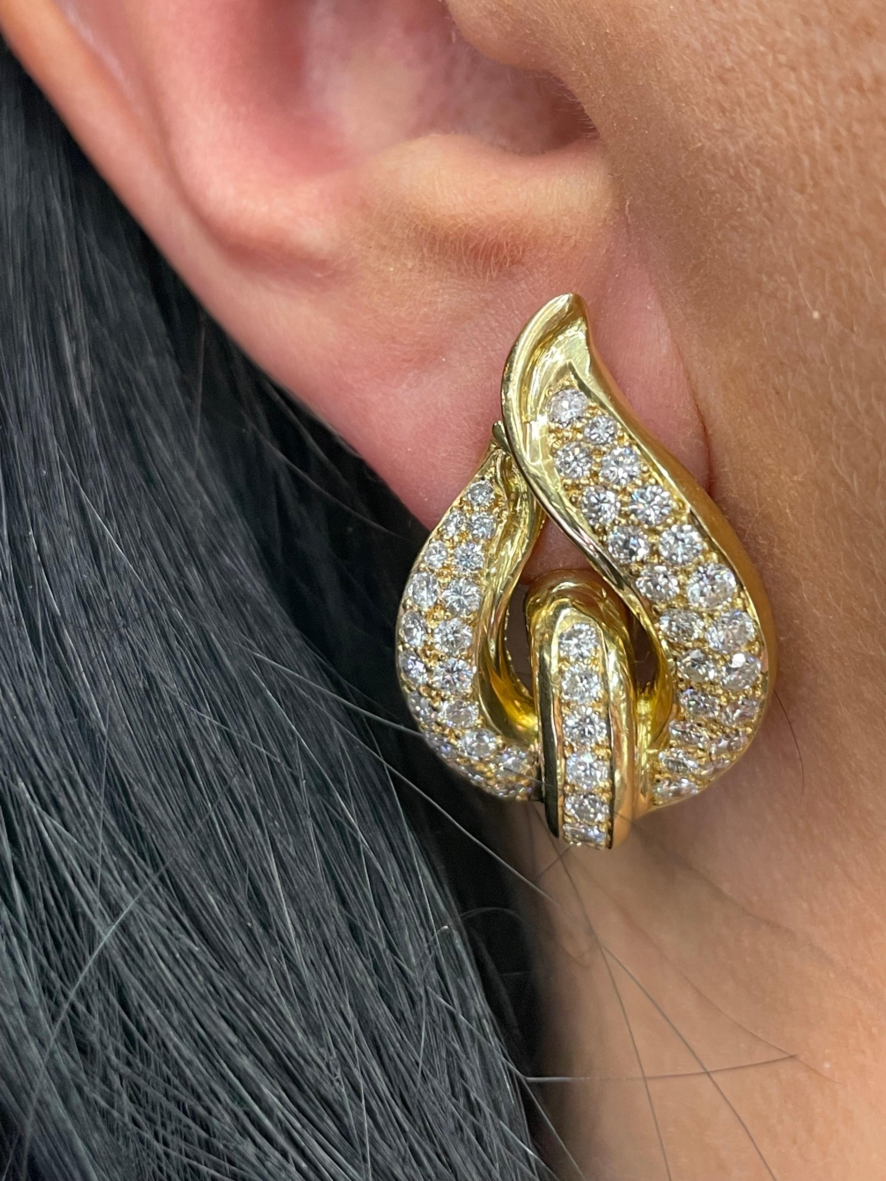 Women's Vintage 18 Karat Yellow Gold Flame Motif Earrings 4 Carats G-H VS2-SI1