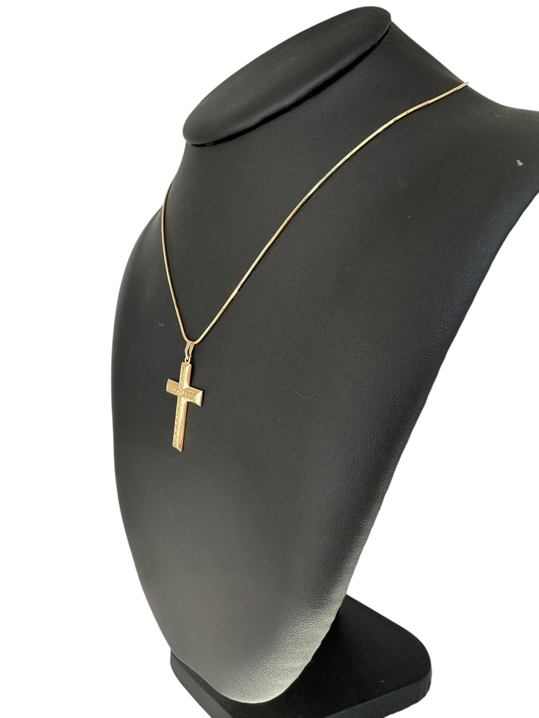 Französisches Kreuz aus 18 Karat Gelbgold im Vintage-Stil im Angebot 2
