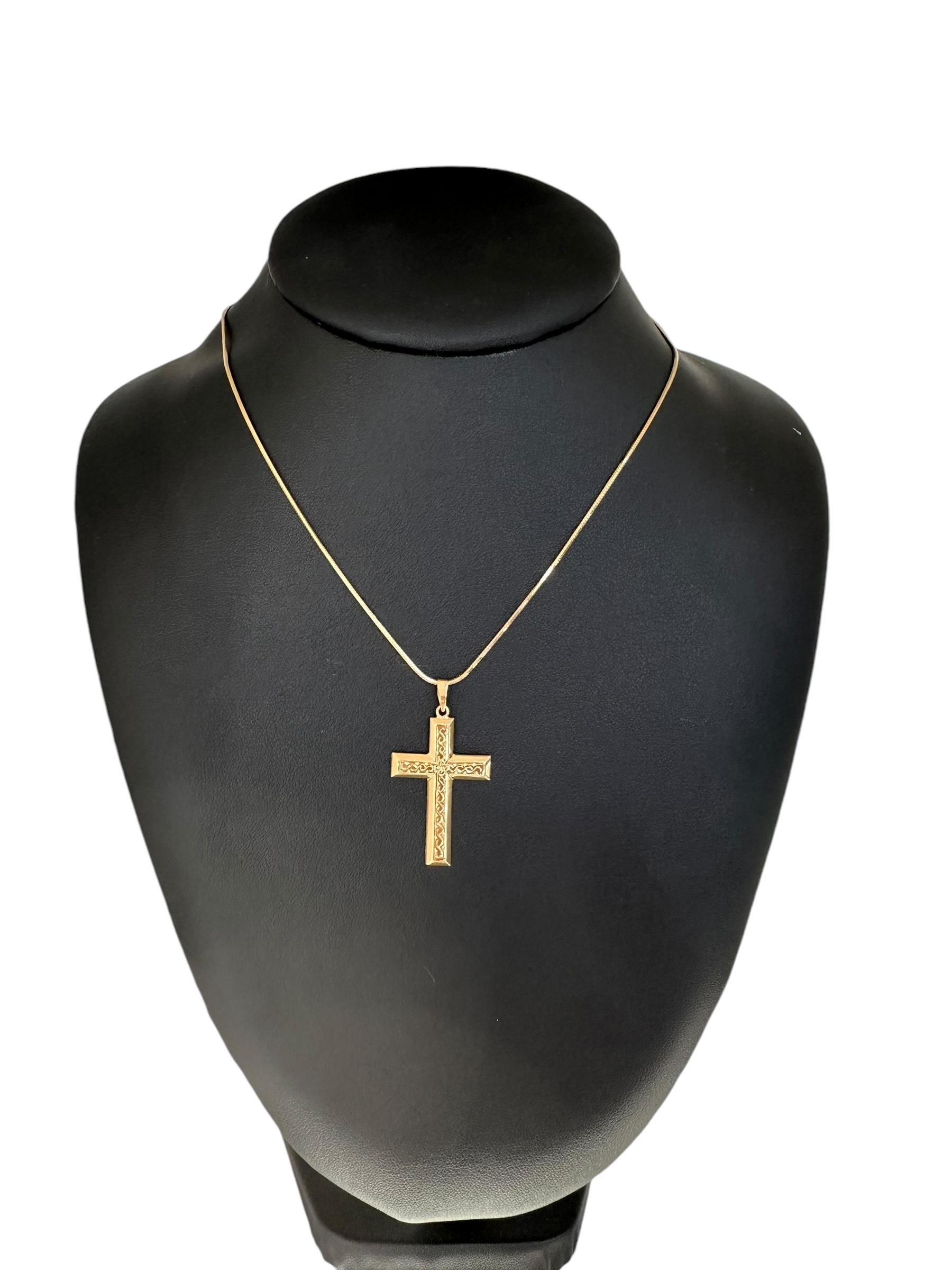 Französisches Kreuz aus 18 Karat Gelbgold im Vintage-Stil im Angebot 3