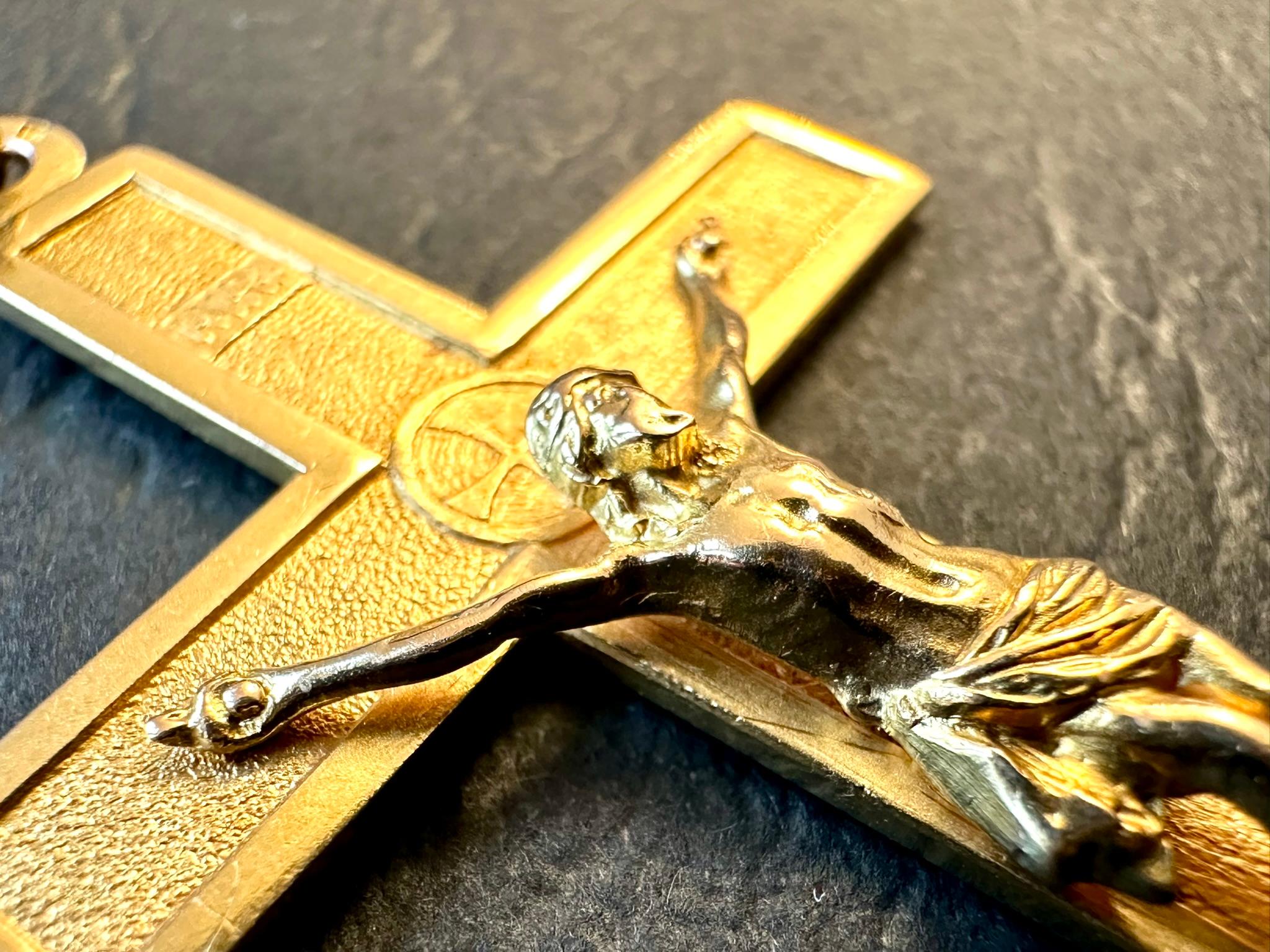 Vintage 18 karat Yellow Gold French Crucifix For Sale 4
