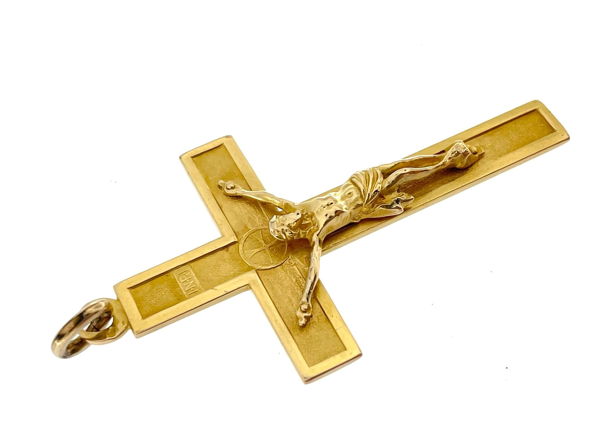 Women's or Men's Vintage 18 karat Yellow Gold French Crucifix For Sale