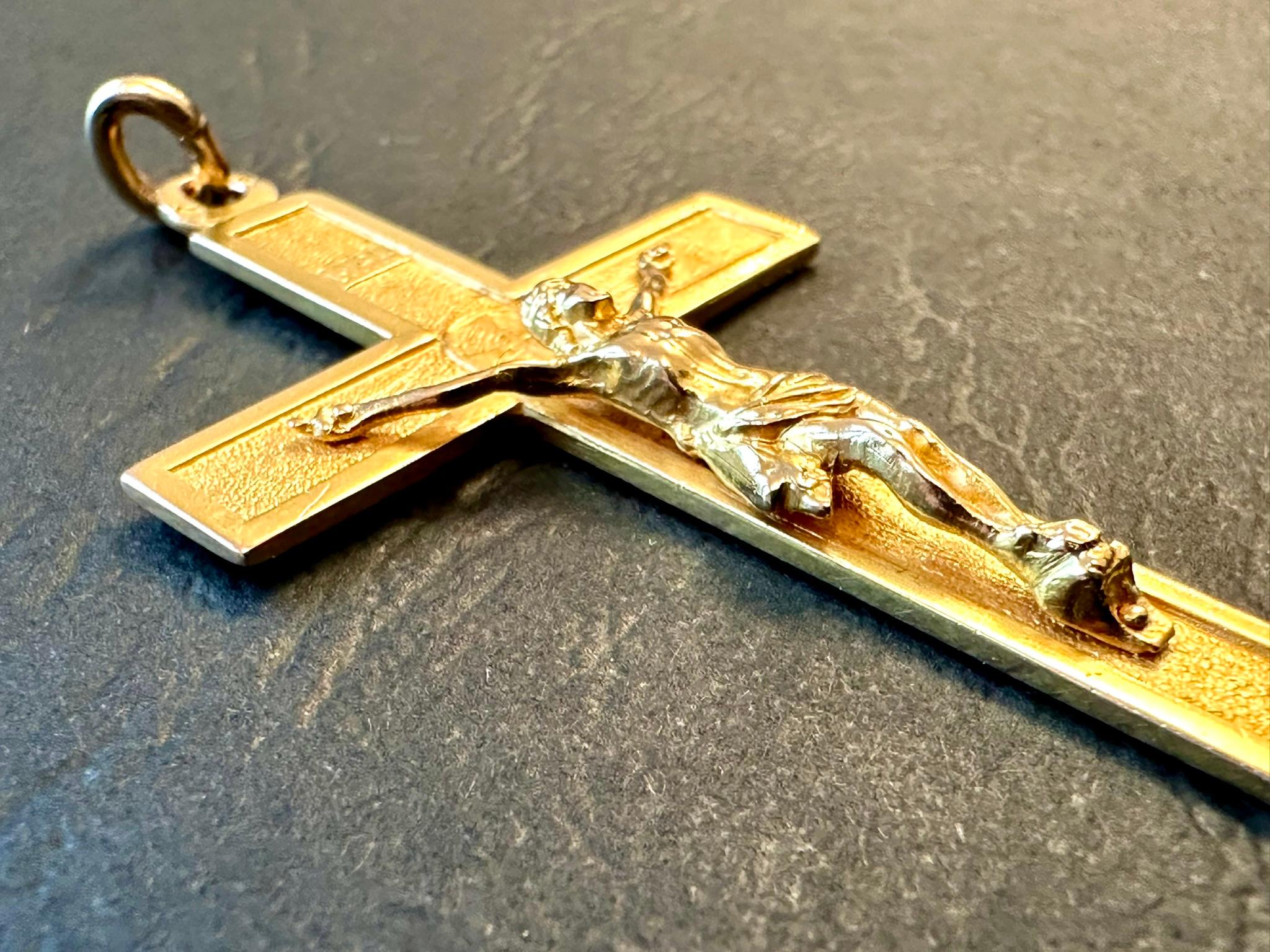Vintage 18 karat Yellow Gold French Crucifix For Sale 3