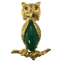 18 Karat Yellow Gold Green Onyx and Simulated Ruby Owl Brooch/Pin
