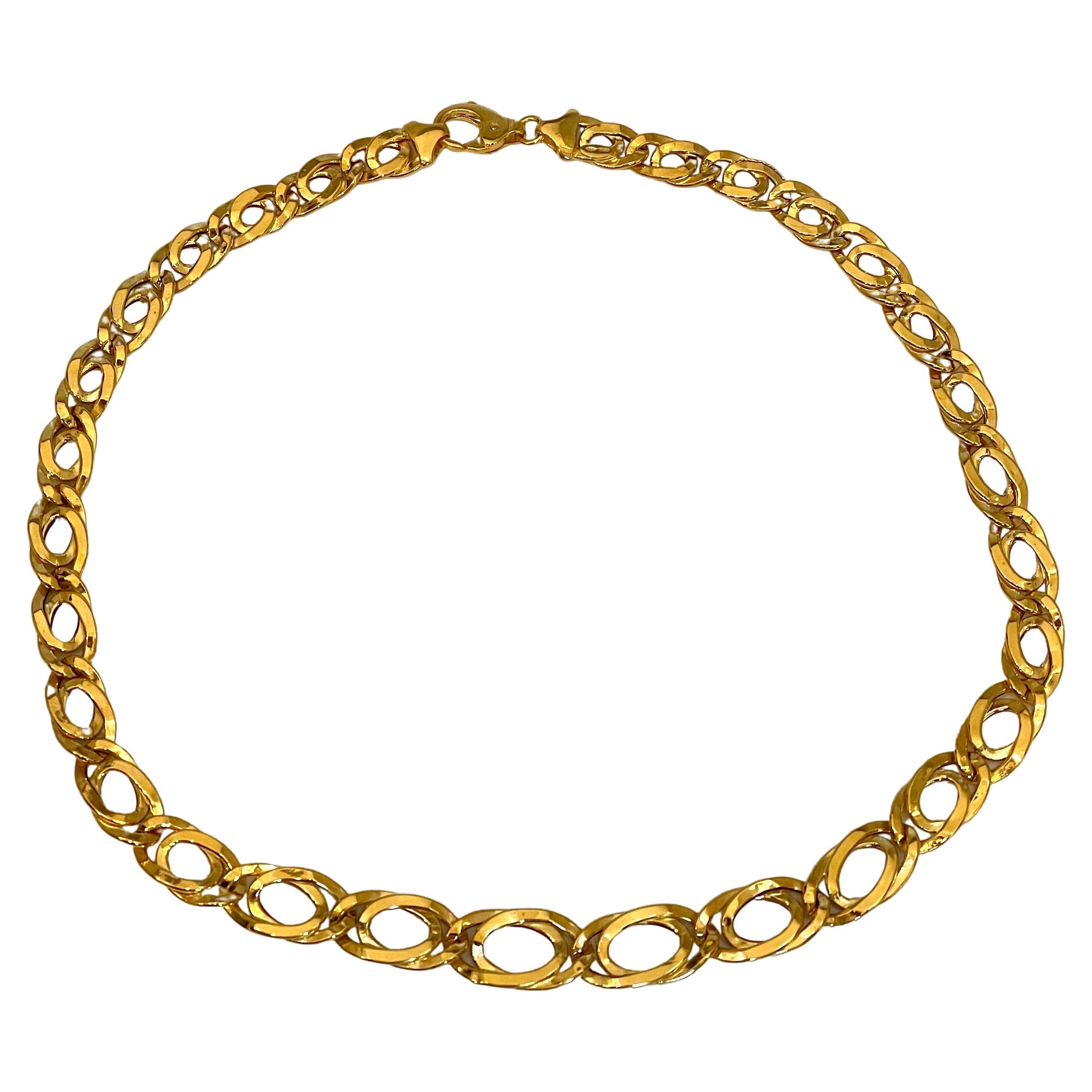 Vintage 18 Karat Yellow Gold Hammered Double Oval Graduating Link Necklace For Sale