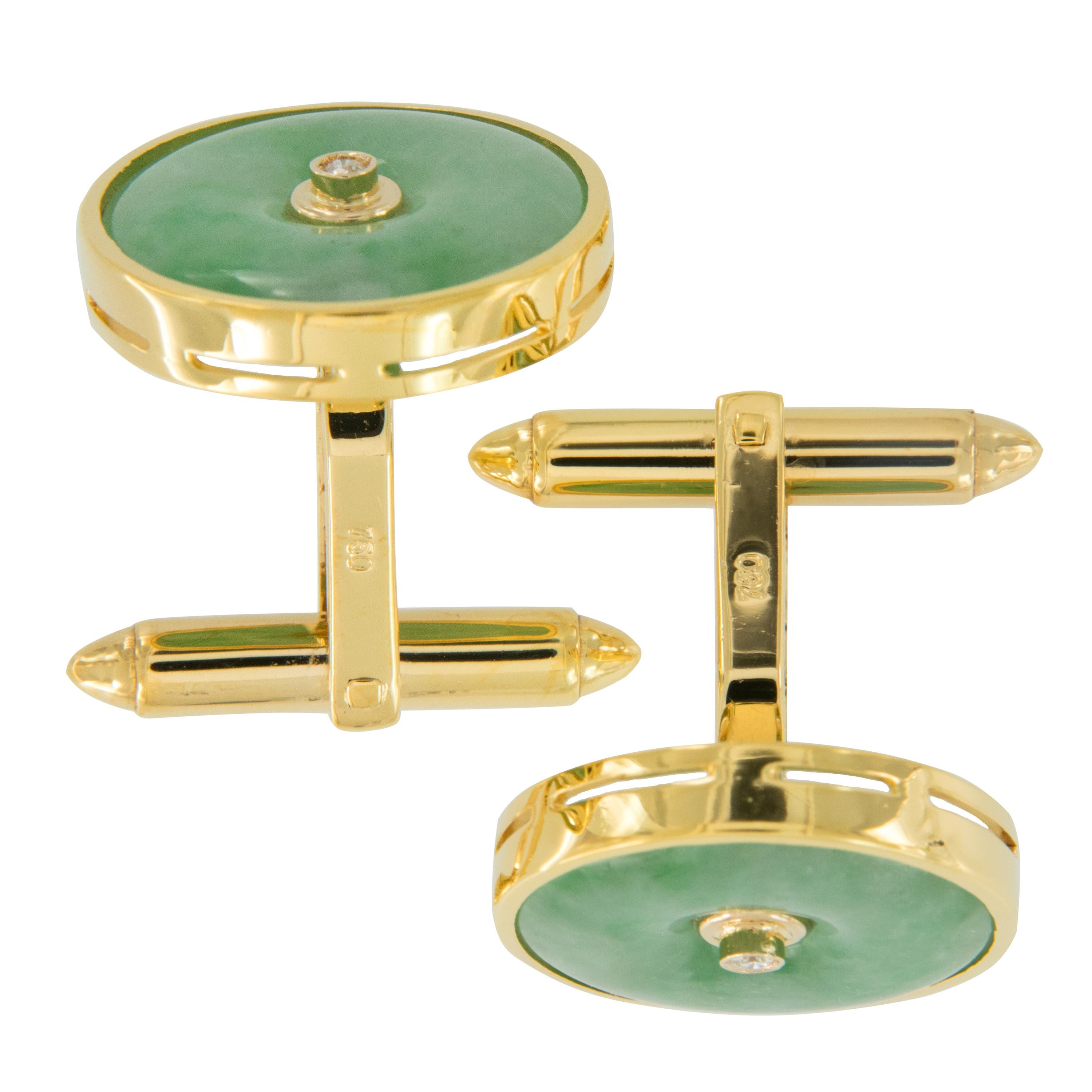 Vintage 18 Karat Yellow Gold Jadeite Diamond Cufflinks In Good Condition In Troy, MI