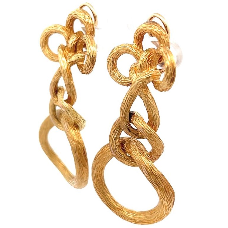 Vintage 18 Karat Yellow Gold Knot Ear Clip Earrings For Sale at 1stDibs