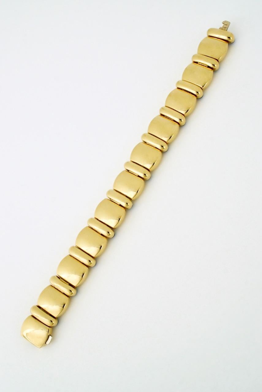 Vintage 18 Karat Yellow Gold Lapis Lazuli Bracelet 58 Grams (Zeitgenössisch) im Angebot