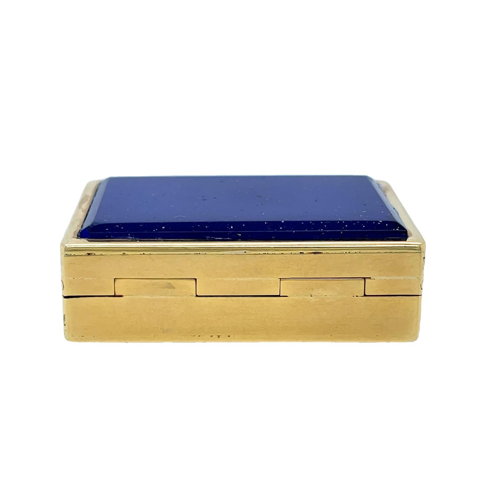 Boîte à pilules vintage en or jaune 18 carats et lapis-lazuli Unisexe en vente