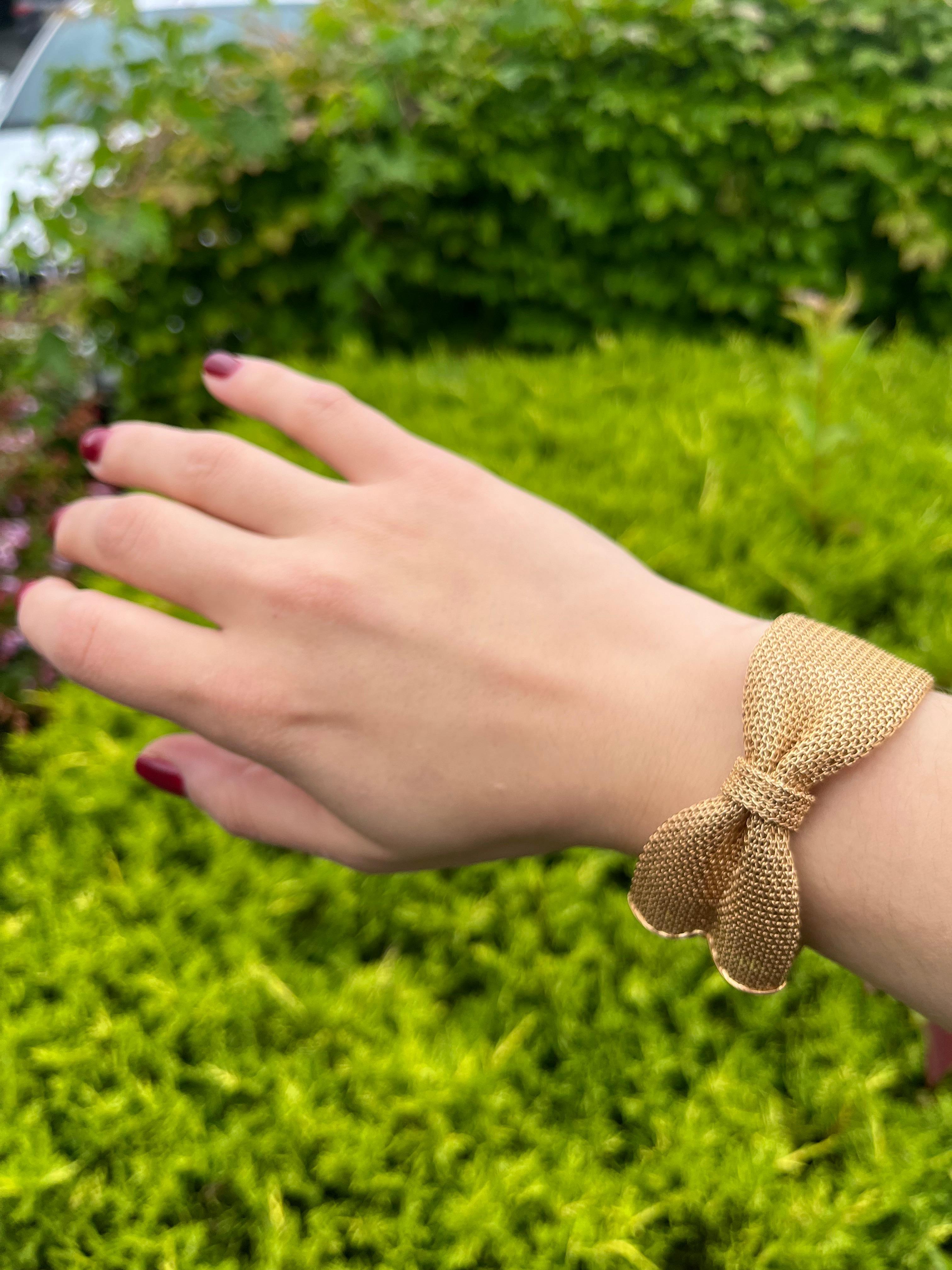 Vintage 18 Karat Yellow Gold Mesh Bow Bracelet 1