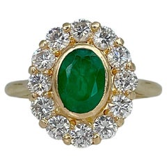 18 Karat Gold 0,80 Karat Smaragd 1,10 Karat VS Diamant-Cluster-Ring