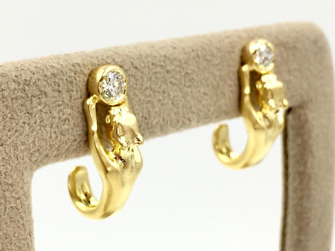 Contemporary Vintage 18 Karat Yellow Gold Panther Diamond Earrings