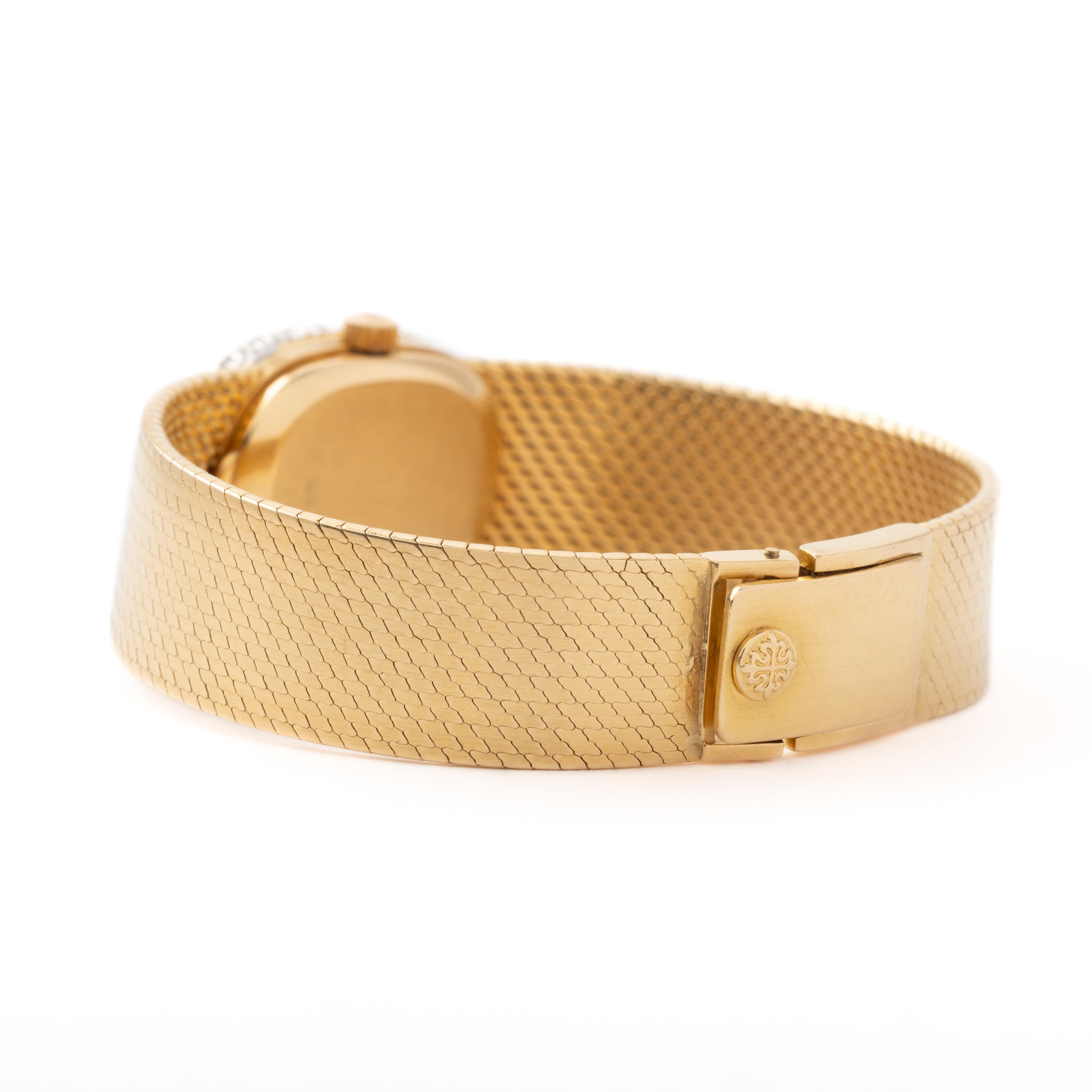 Vintage 18 Karat Yellow Gold Patek Philippe Ellipse Diamond Model 3377 / 1 In Good Condition In New York, NY