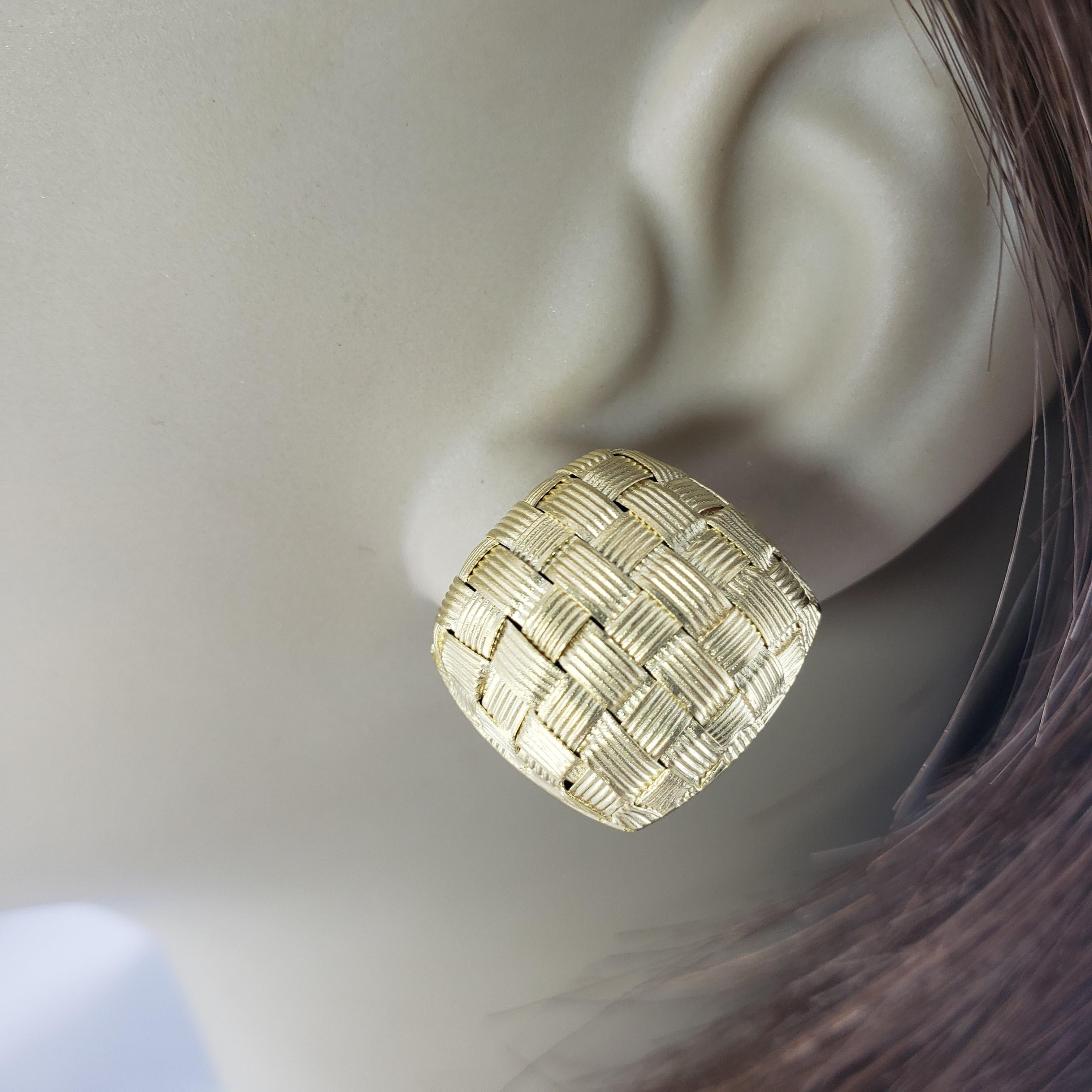 18 Karat Yellow Gold Roberto Coin Basket Weave Clip on Earrings 1
