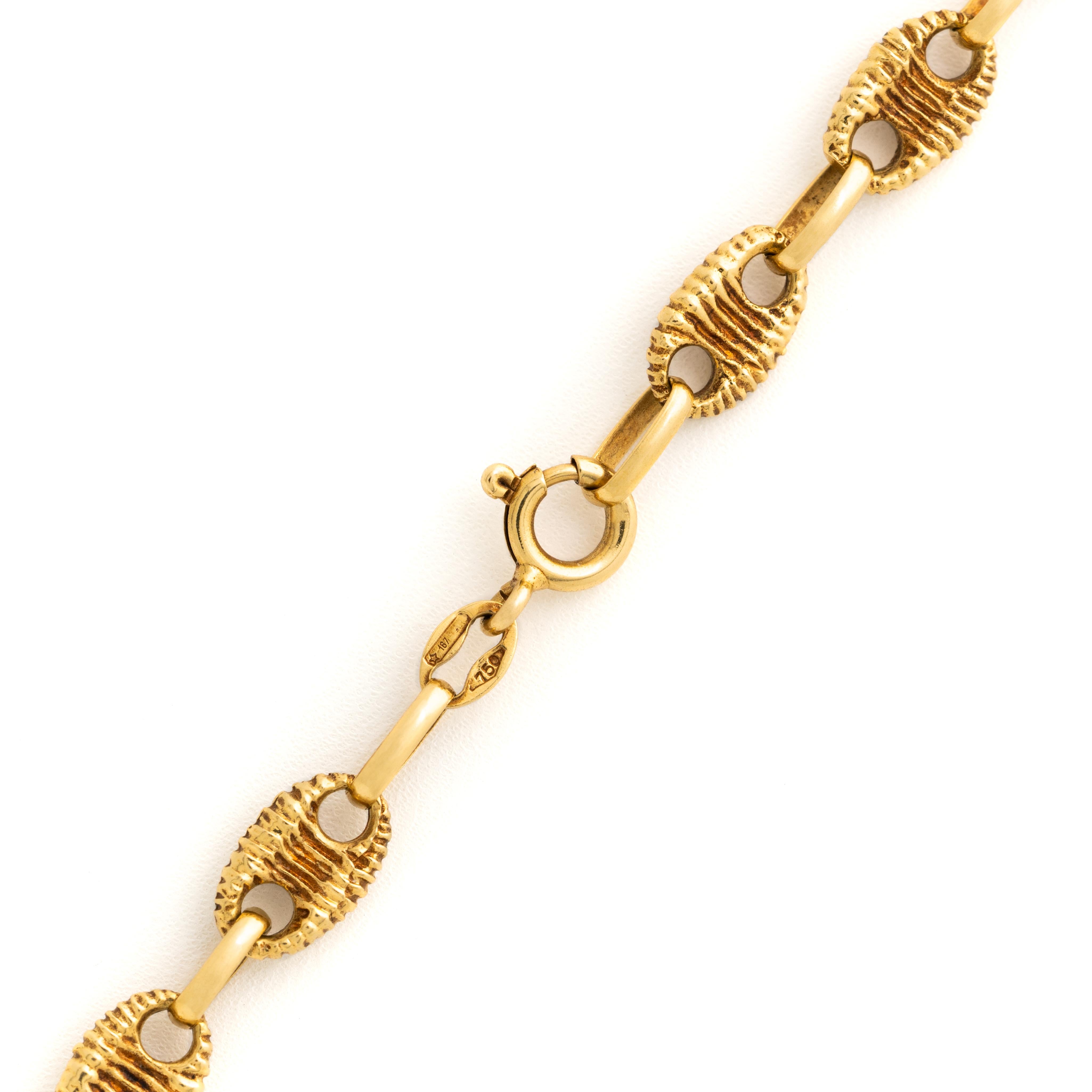 Vintage 18 Karat Yellow Gold Textured Marine Link Chain c.1970s In Good Condition In New York, NY