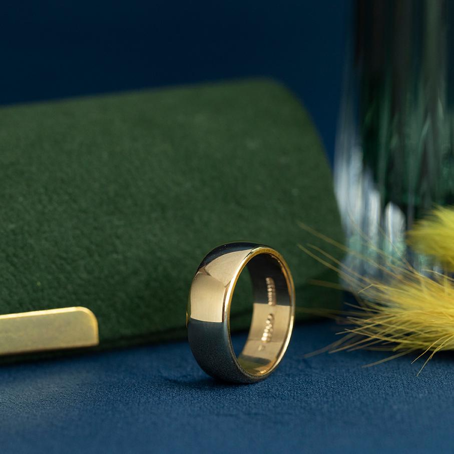 Vintage 18 Karat Gelb Golden Doughnut Band, Solid Gold Stacking Ring Größe 6,5 im Angebot 1