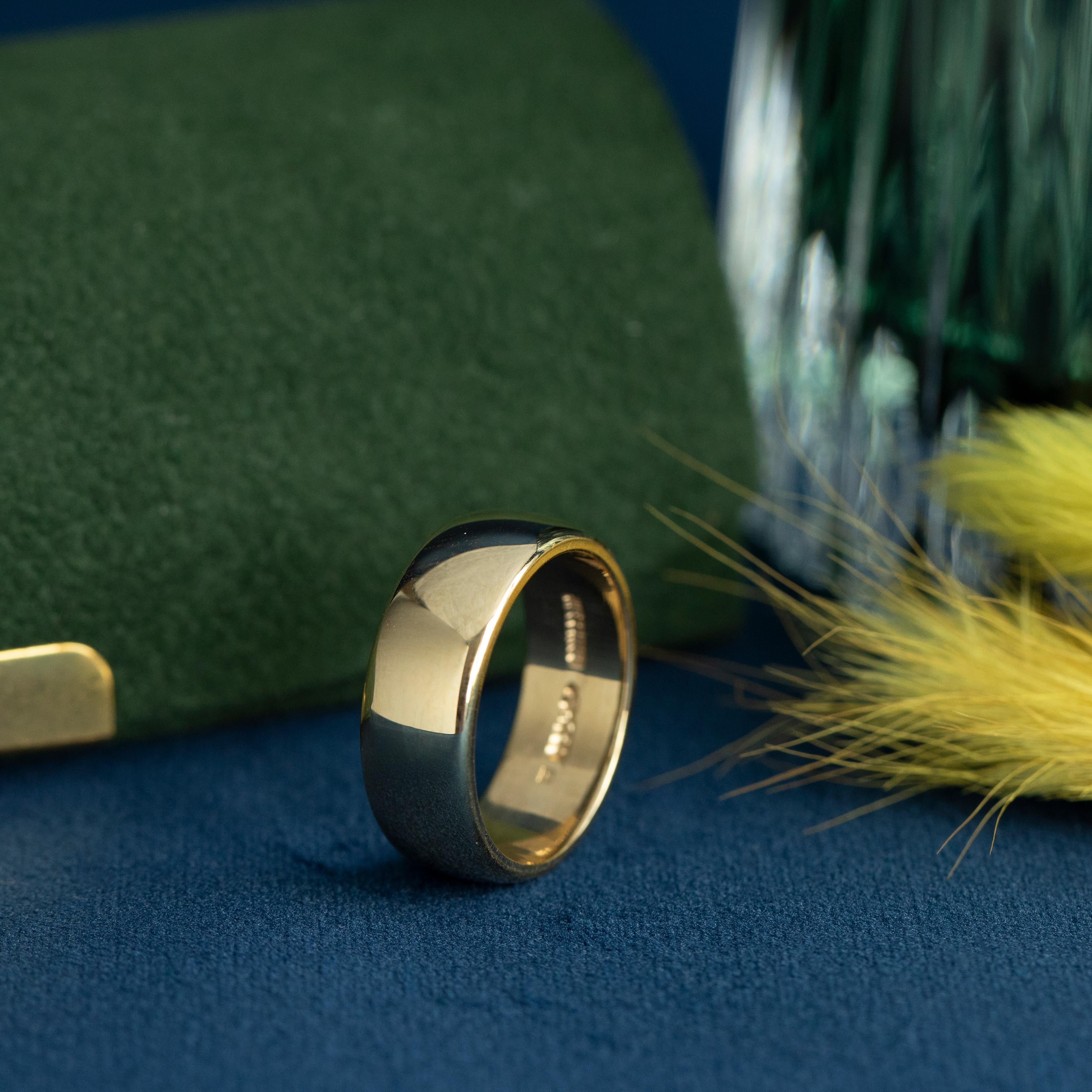 Vintage 18 Karat Gelb Golden Doughnut Band, Solid Gold Stacking Ring Größe 6,5 im Angebot 2