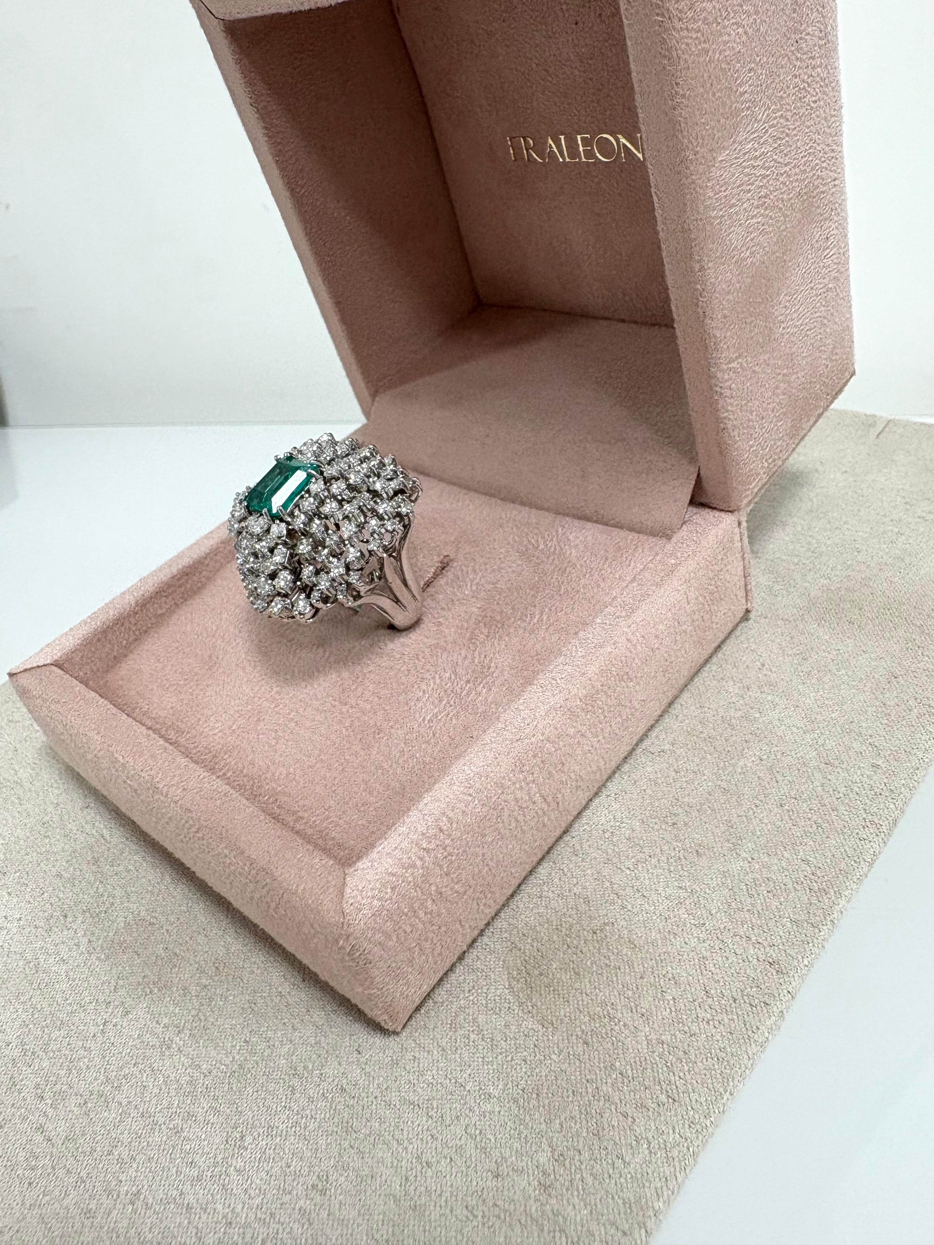 Vintage 18 Kt. Anillo Cóctel Esmeralda Diamantes Oro Blanco en venta 3