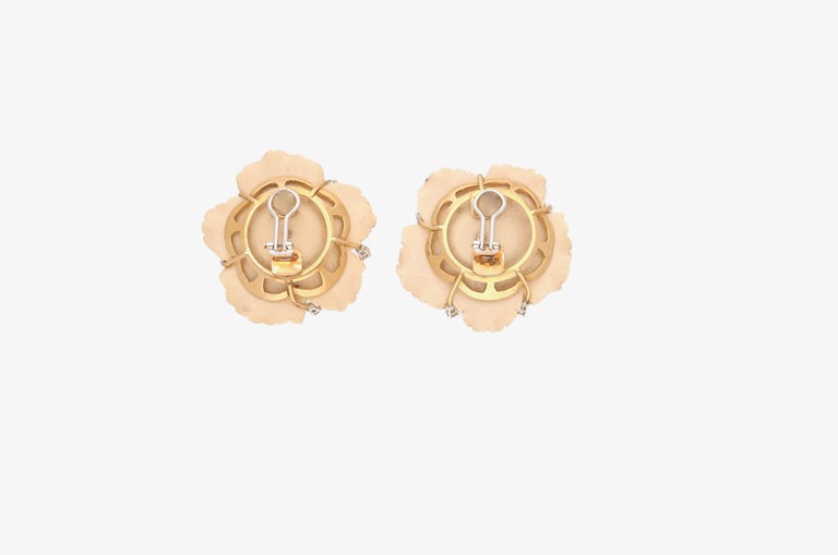 Round Cut Vintage 18 Karat Yellow Gold Diamonds Multicolored Sapphires Earrings For Sale