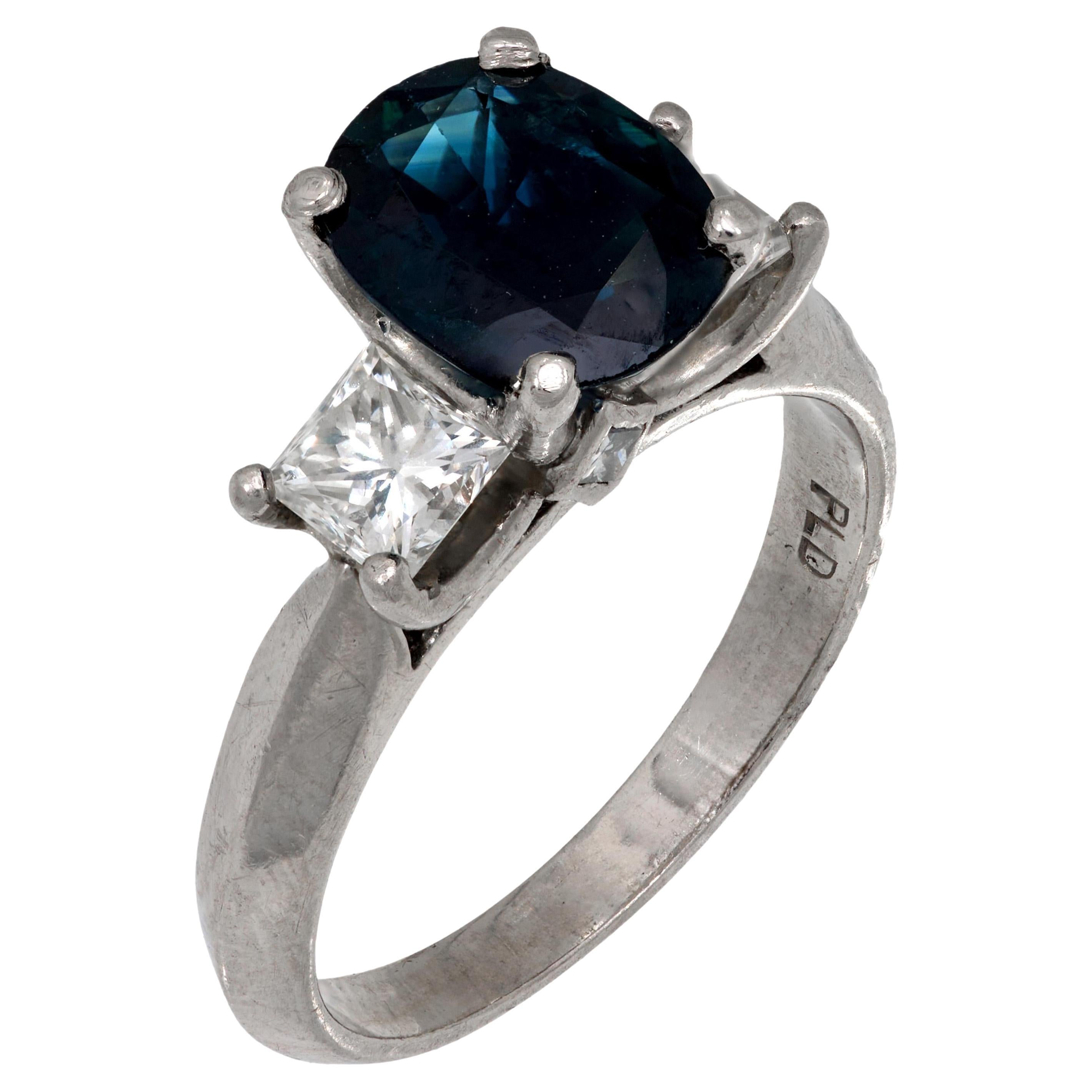 Vintage 1.80 carat sapphire diamond 18k white gold ring For Sale