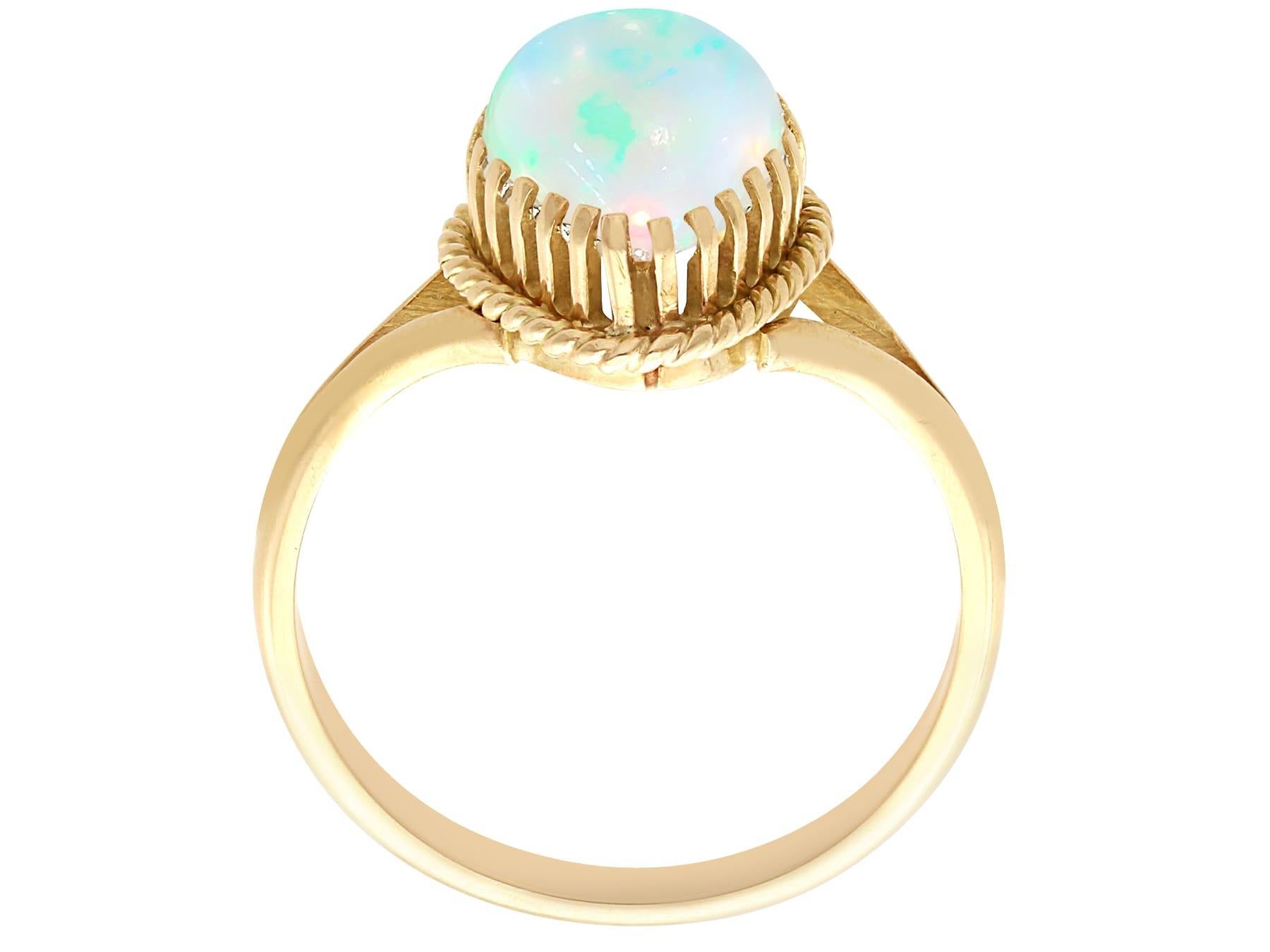 Women's or Men's Vintage 1.80ct Opal and 9k Yellow Gold Ring Circa 1950 For Sale