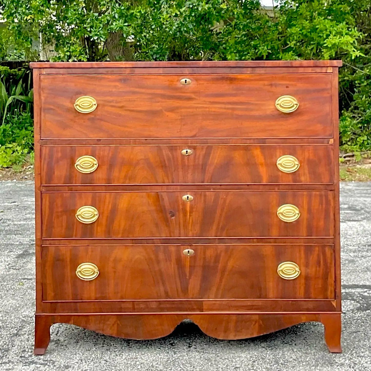 Vintage 1810 Federal Period Hepplewhite Flame Mahogany Chest of Drawers For Sale 2