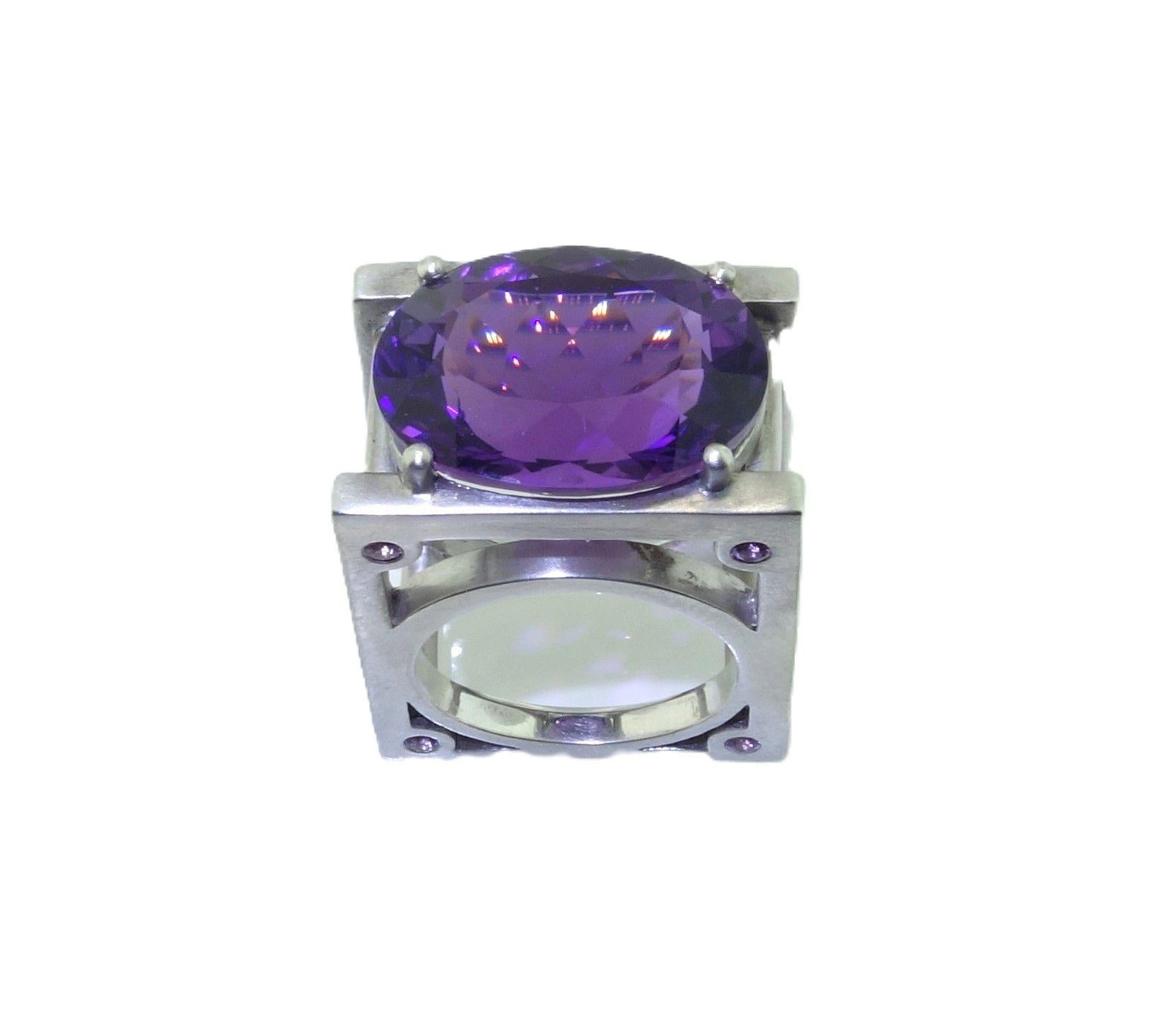 Vintage 18.22 Carat Amethyst and Sapphire Sterling Silver Architectural Ring For Sale 3
