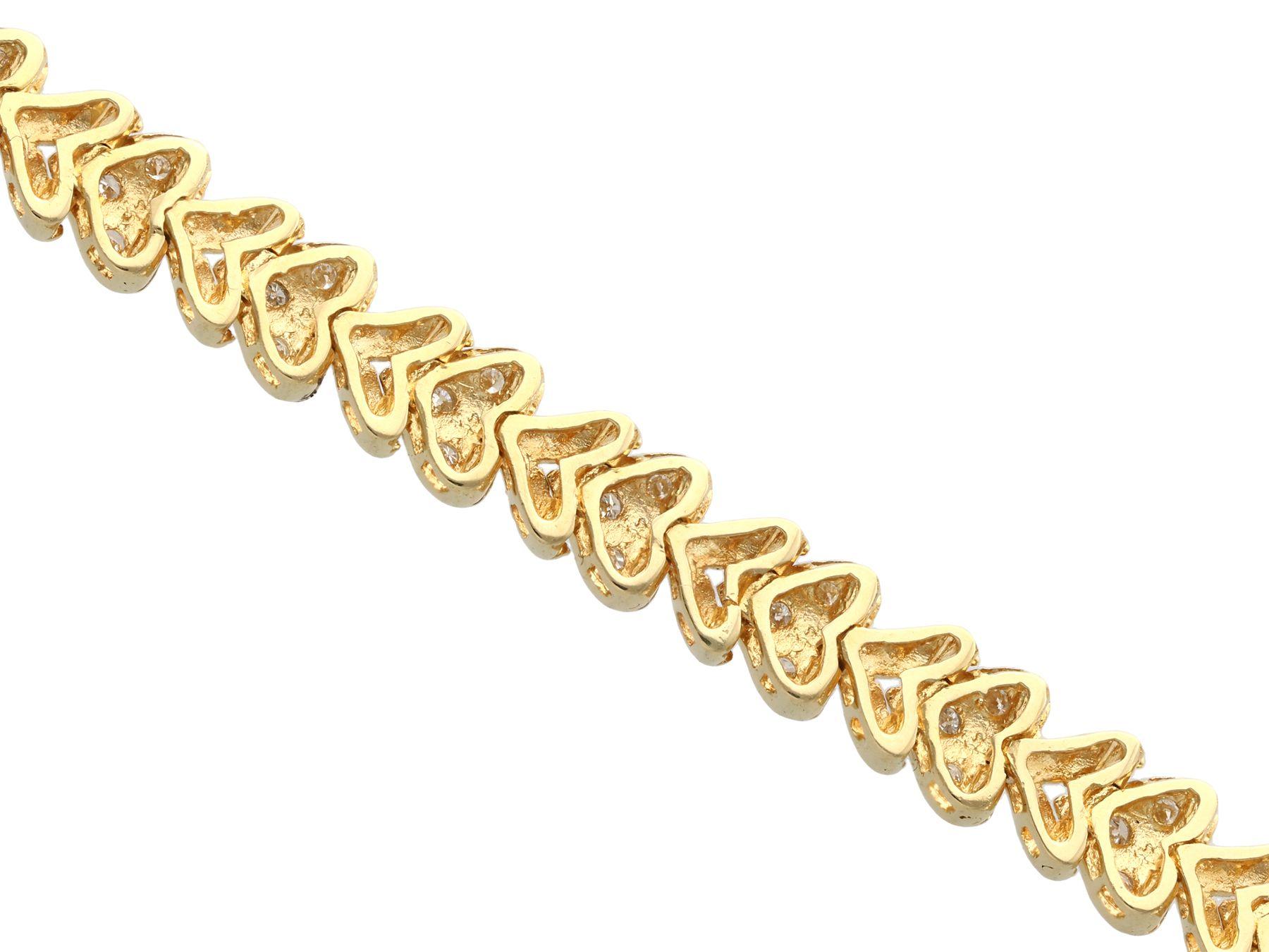 Round Cut Vintage 1.82ct Diamond and Yellow Gold Bracelet Circa 1980 For Sale