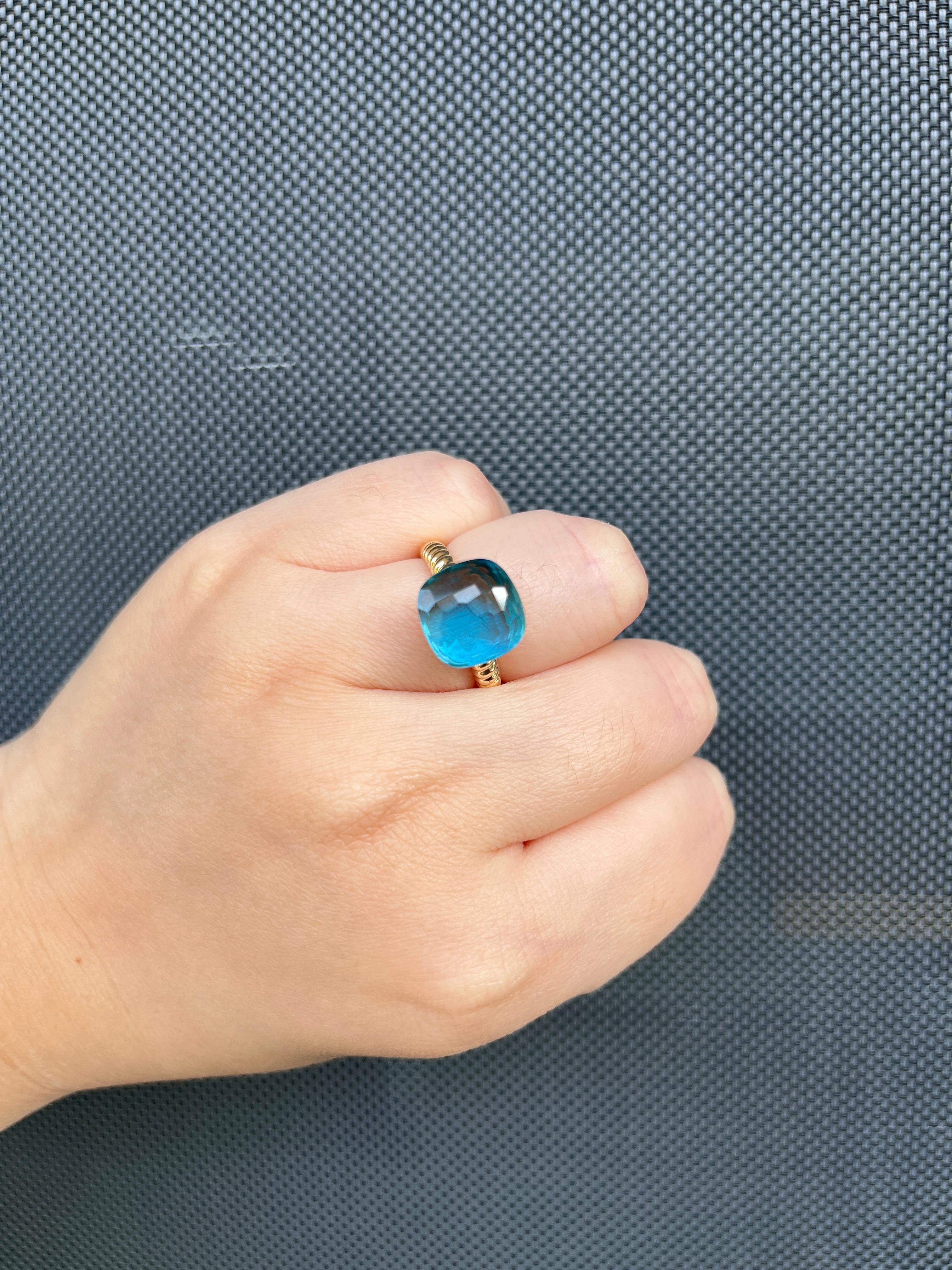 Anello vintage con topazio blu taglio cuscino da 18,3 carati in oro giallo 14 carati in vendita 1