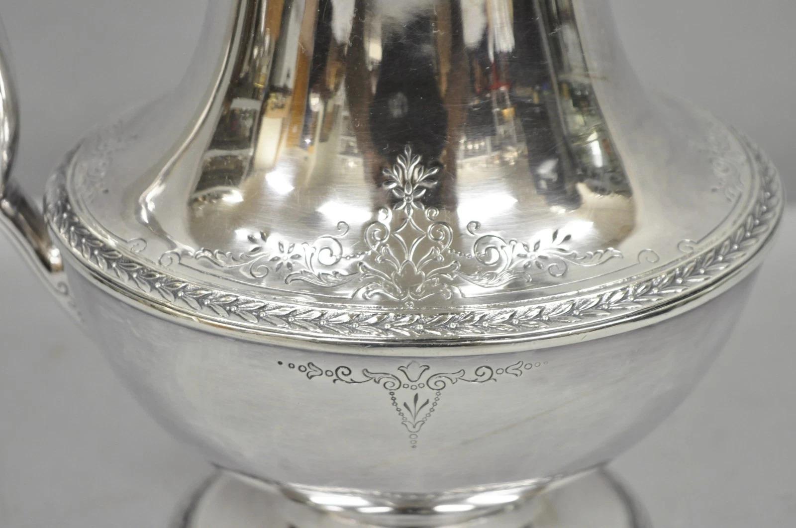 Vintage 1847 Rogers Bros. Silver Plated Argosy Victorian Water Pitcher (Viktorianisch) im Angebot