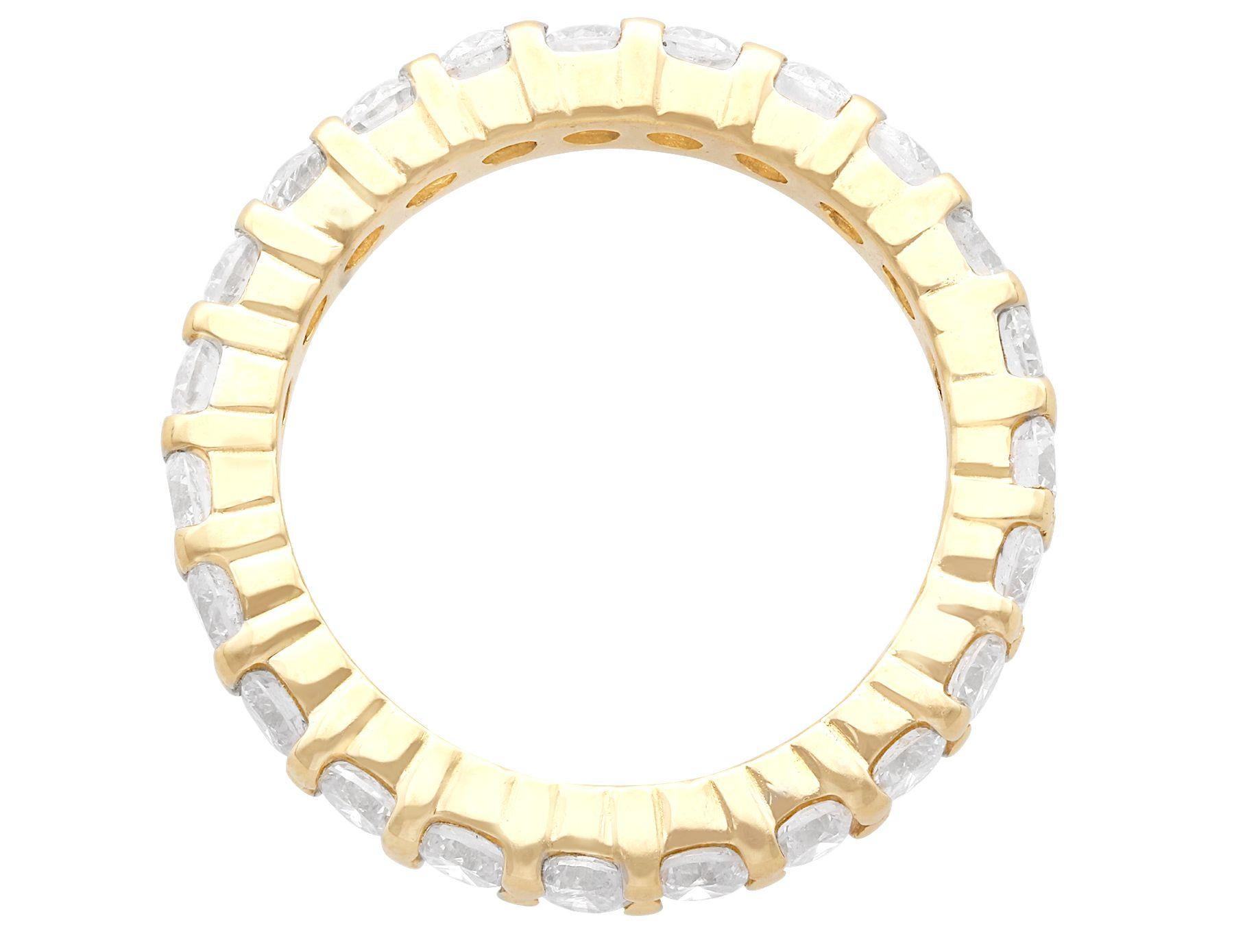 Vintage 1,84 Karat Diamant und 14 Karat Gelbgold Eternity-Ring in voller Eternity für Damen oder Herren im Angebot