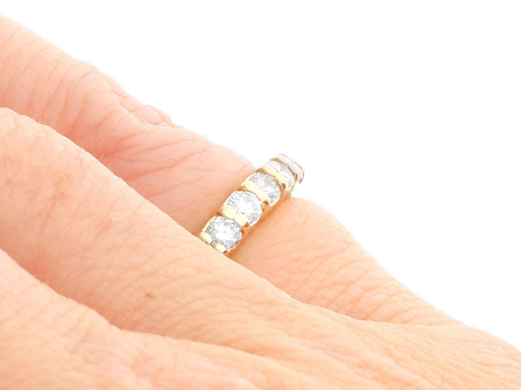 Vintage 1,84 Karat Diamant und 14 Karat Gelbgold Eternity-Ring in voller Eternity im Angebot 2