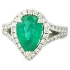 Vintage 1.85 Carats pear shape emerald and diamond ring