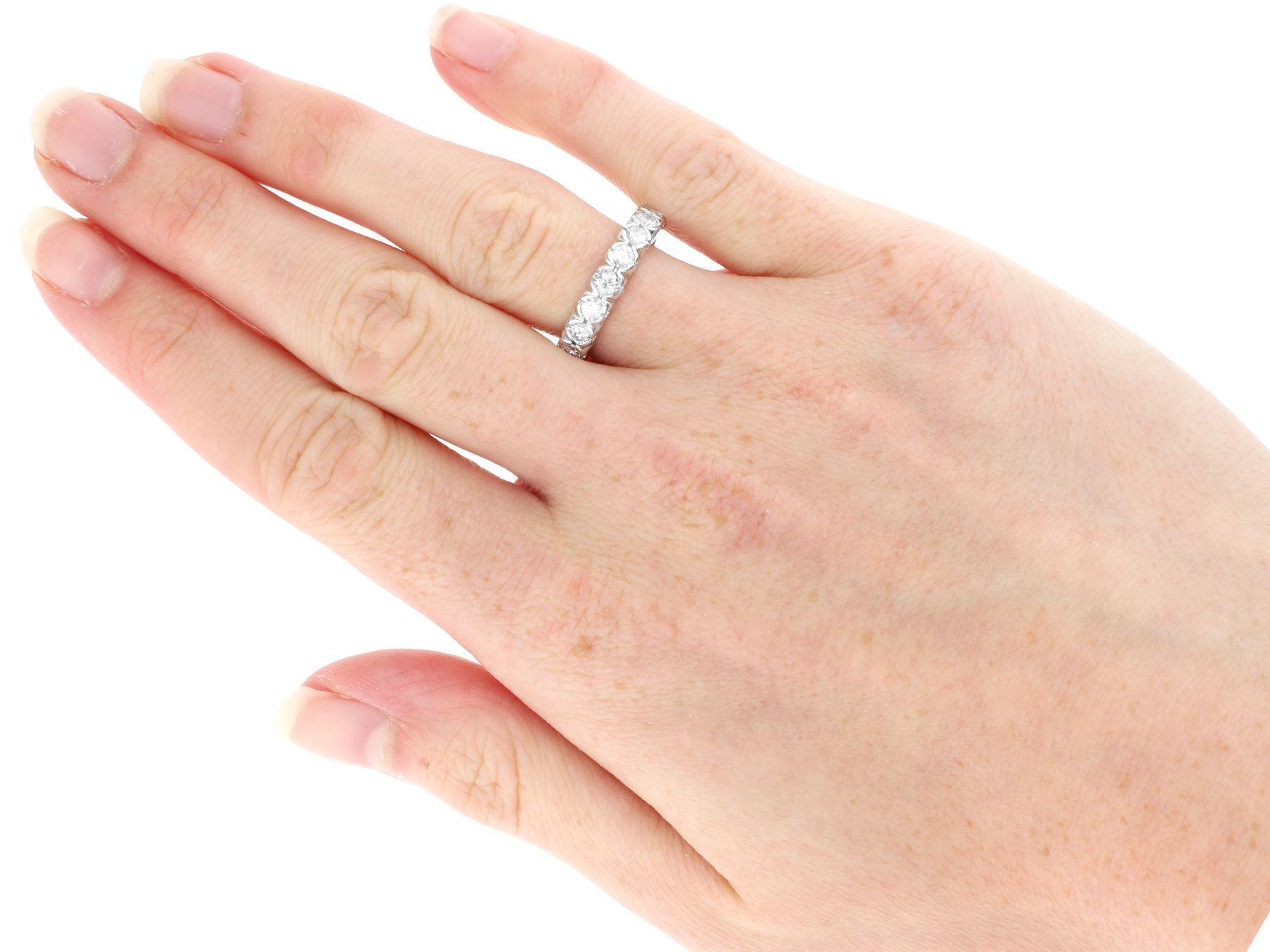 Eternity-Ring aus Platin mit 1,85 Karat Diamant im Angebot 1