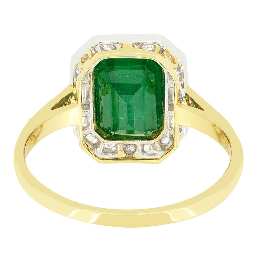 Vintage 1,85ct Smaragd und Diamant Cluster Ring, ca. 1970er Jahre im Zustand „Gut“ im Angebot in London, GB