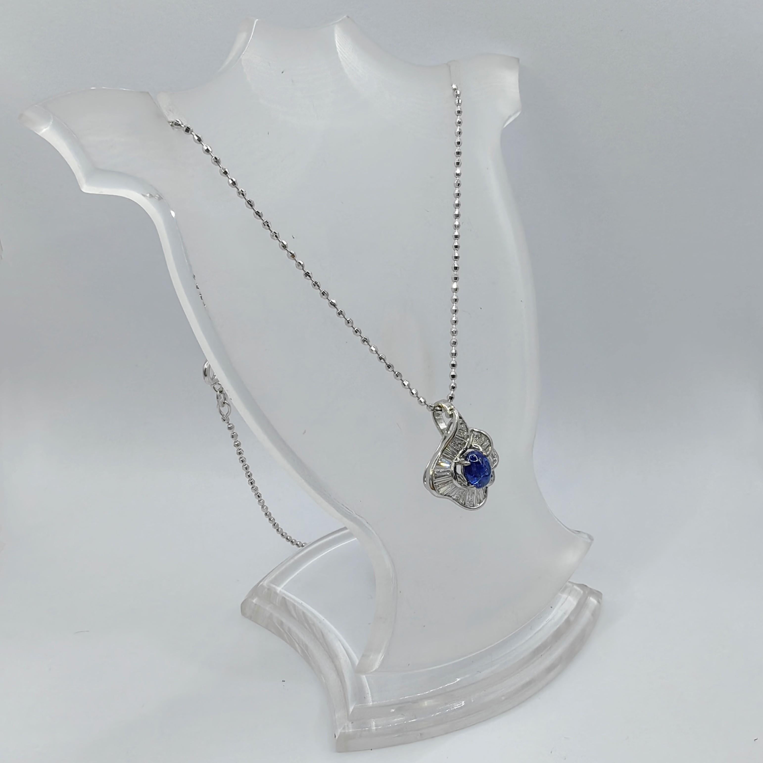 Vintage 1.86ct Royal Blue Sapphire & Diamond 14K Gold Ballerina Necklace Pendant In New Condition For Sale In Wan Chai District, HK