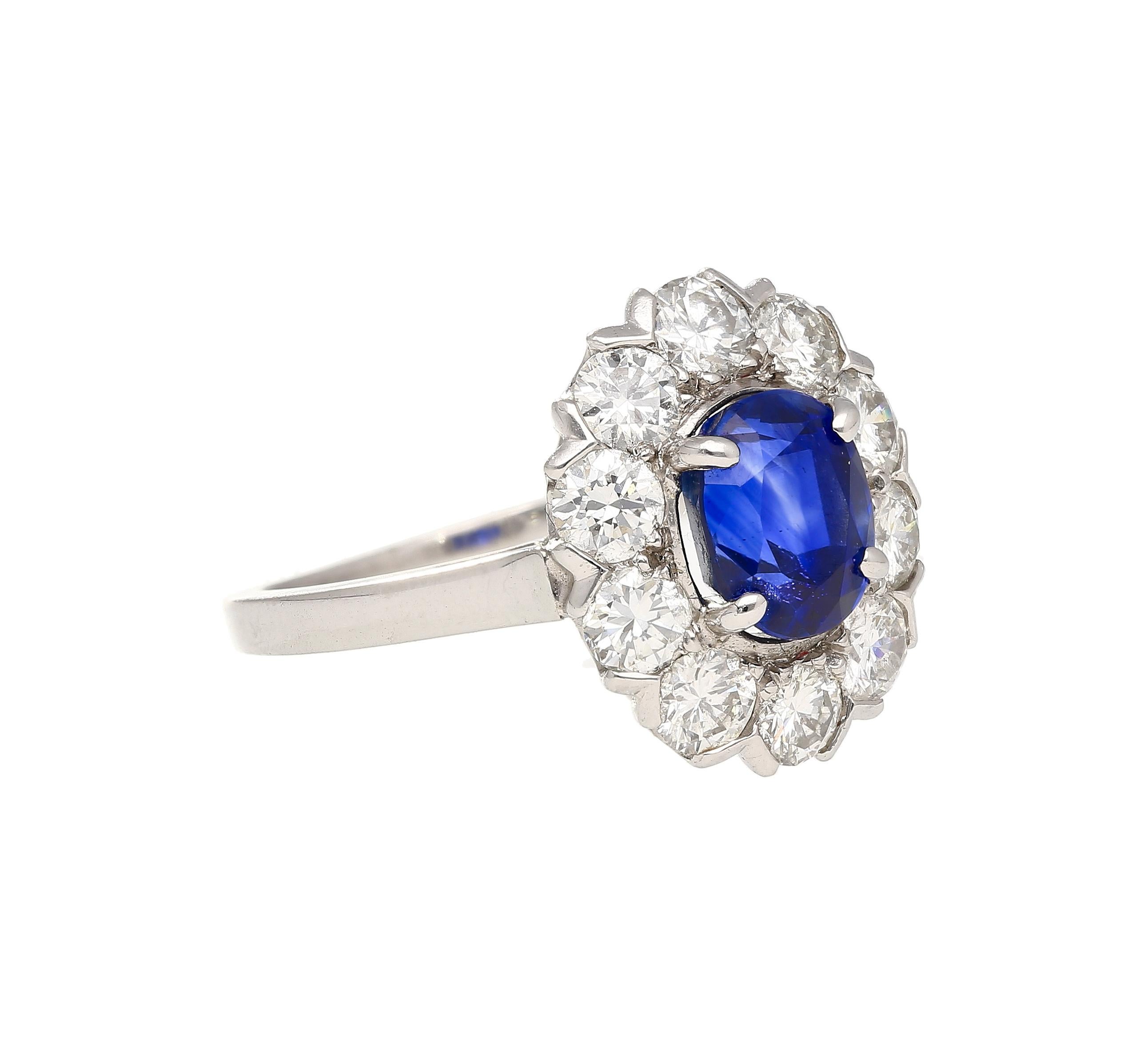 Women's Vintage 1.88 Carat No Heat Oval Cut Blue Sapphire Art Deco-Retro Ring