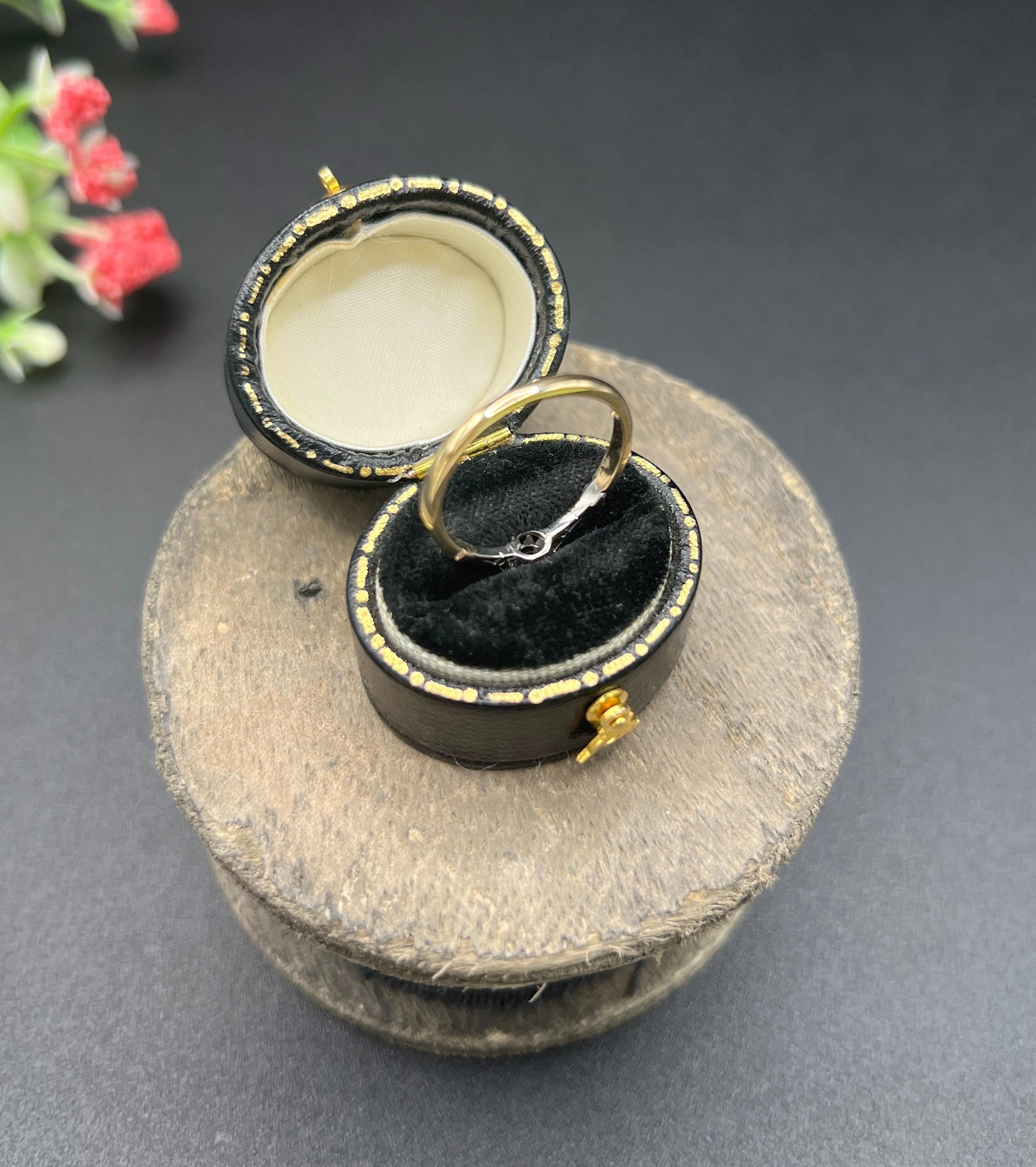 Vintage 18ct Gold, 1940s 0.40 Carat Diamond Single Stone Engagement Ring For Sale 3